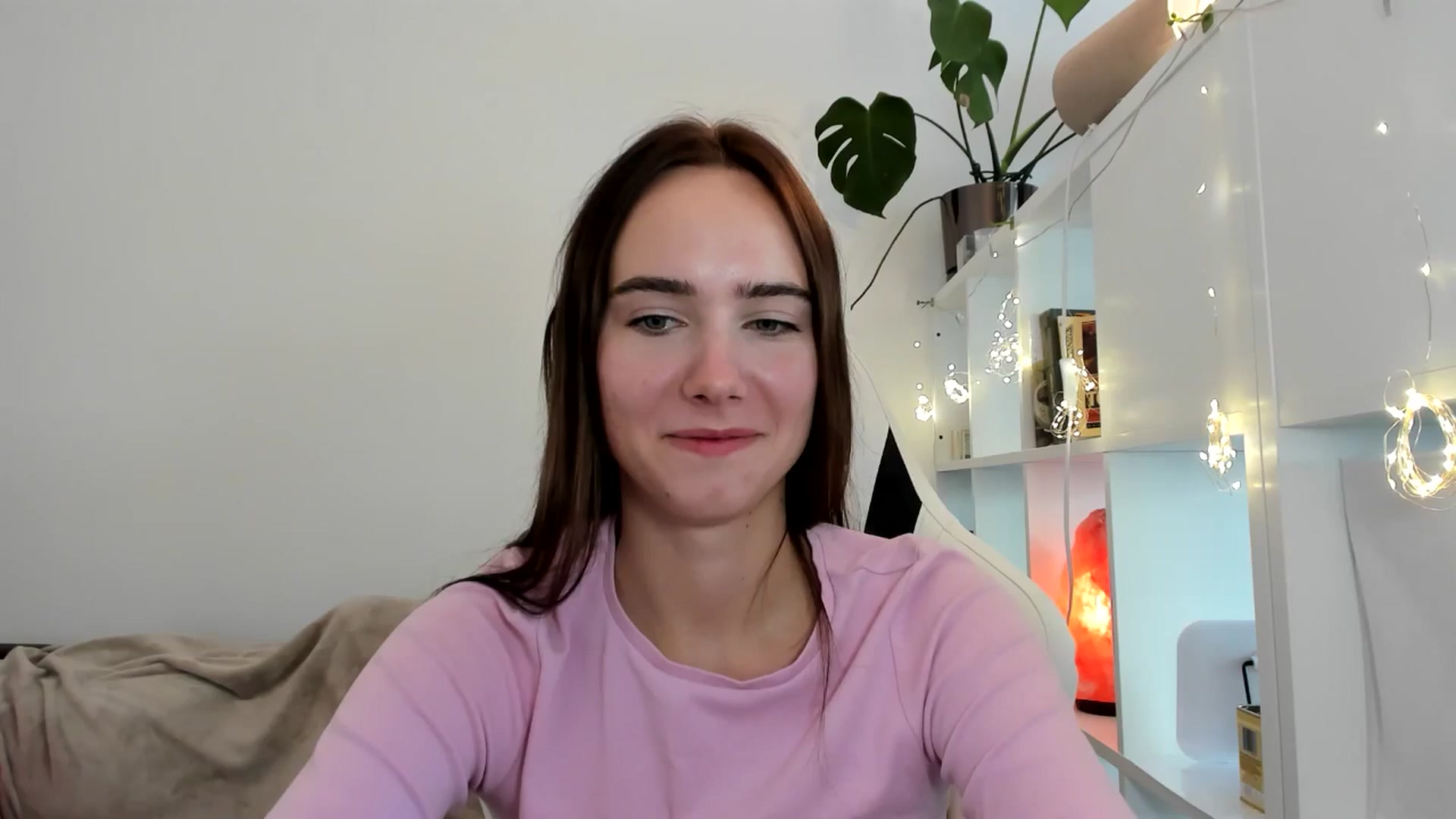 Gallery image thumbnail from OhAlisa's myfreecams stream on, 08/07/2025, 15:00 image 12 of 20