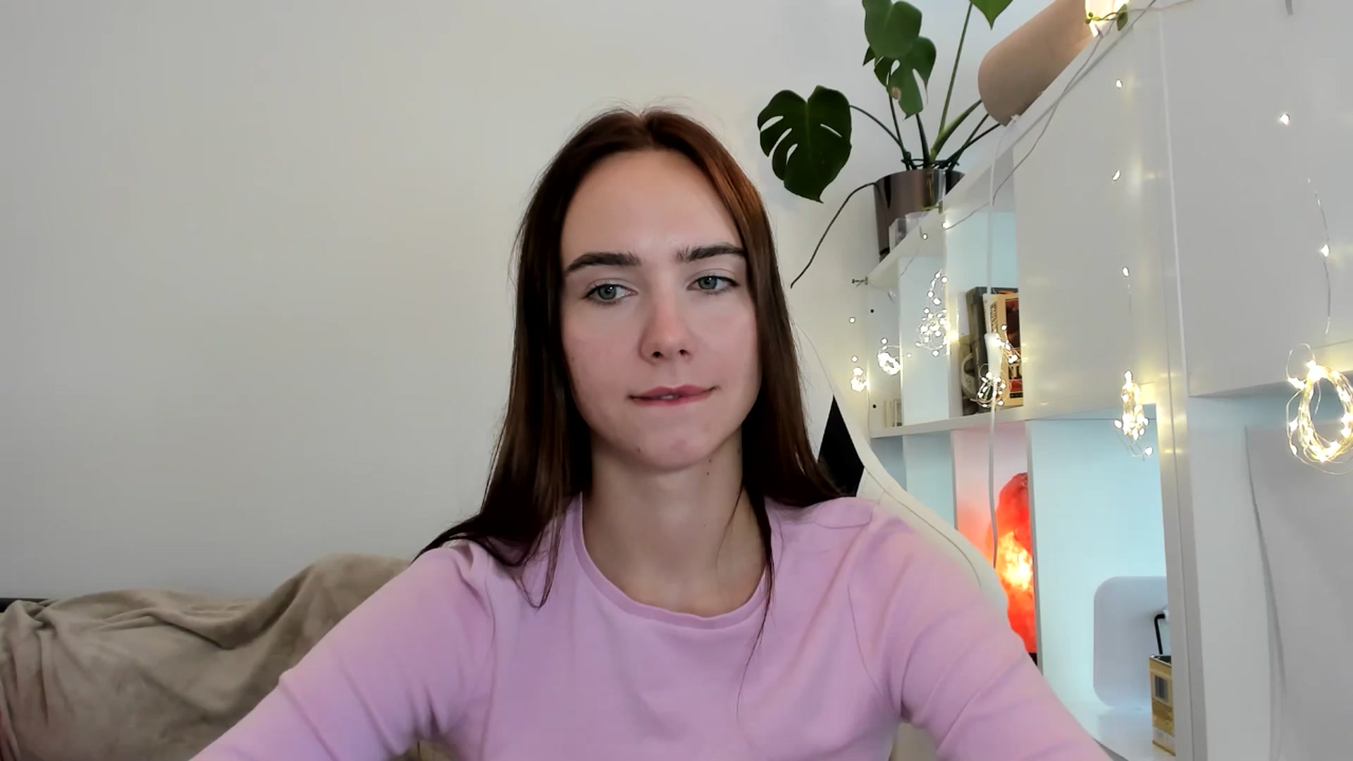 Gallery image thumbnail from OhAlisa's myfreecams stream on, 08/07/2025, 15:00 image 17 of 20