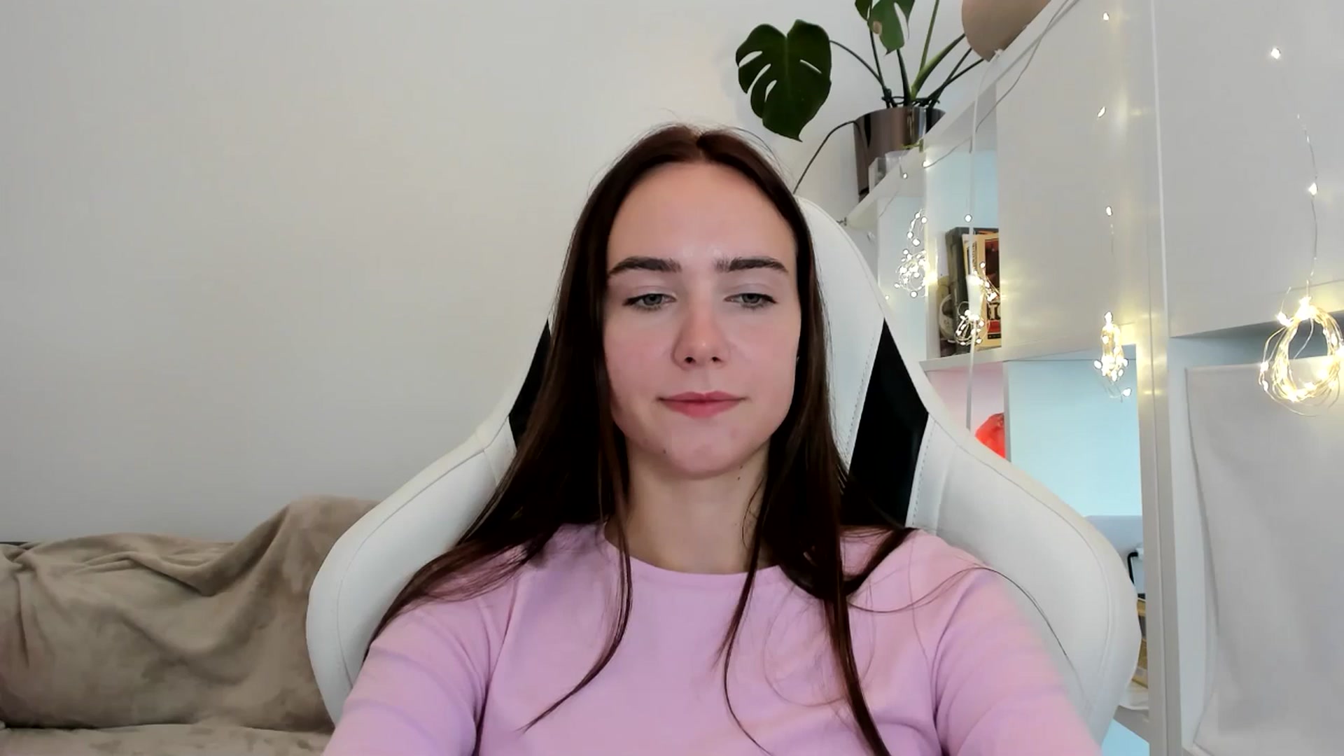 Gallery image thumbnail from OhAlisa's myfreecams stream on, 08/07/2025, 16:01 image 8 of 20