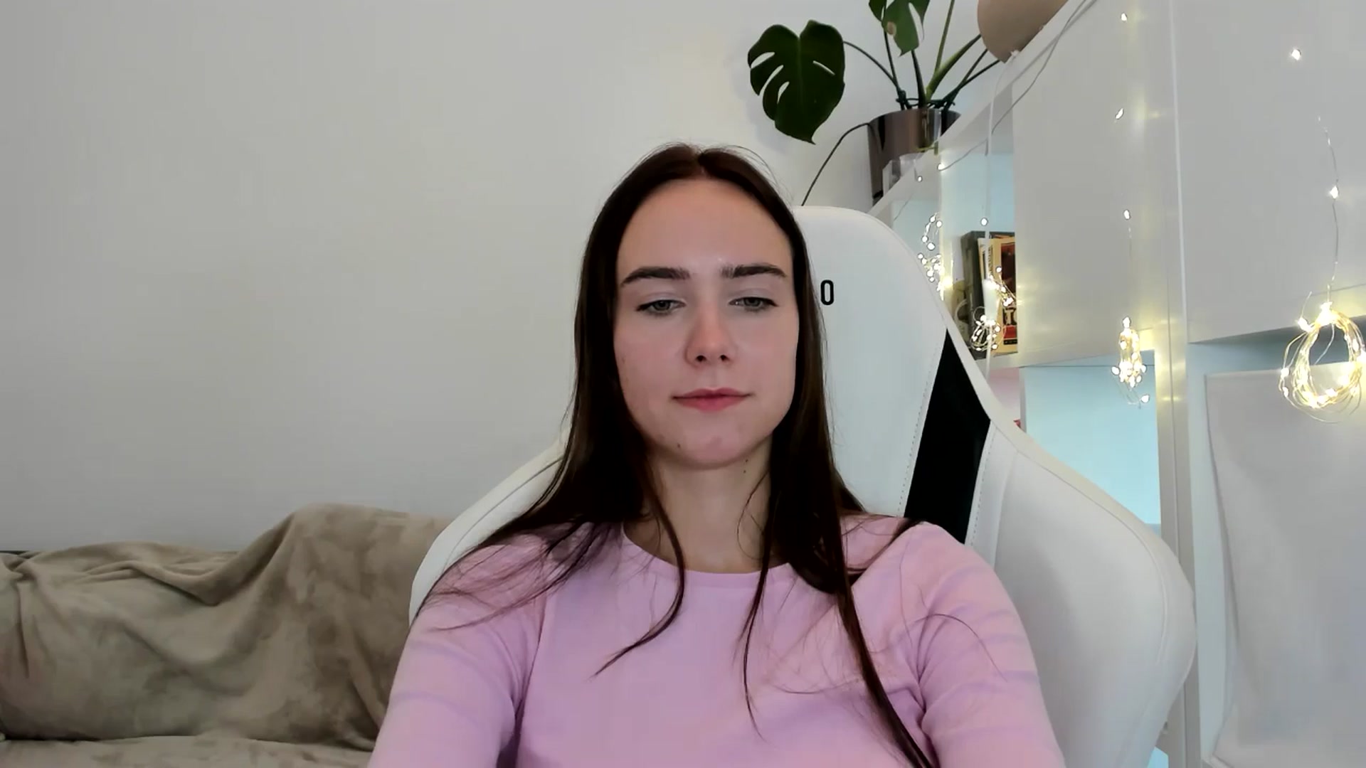Gallery image thumbnail from OhAlisa's myfreecams stream on, 08/07/2025, 16:01 image 14 of 20