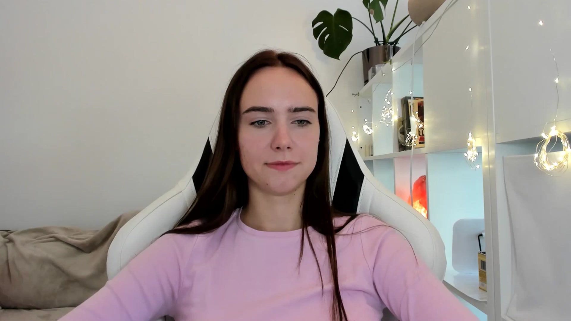 Gallery image thumbnail from OhAlisa's myfreecams stream on, 08/07/2025, 16:01 image 3 of 20