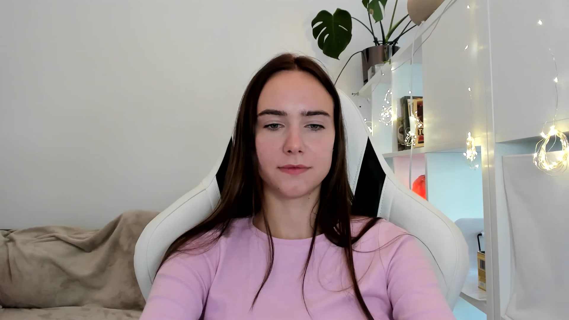 Gallery image thumbnail from OhAlisa's myfreecams stream on, 08/07/2025, 16:01 image 11 of 20