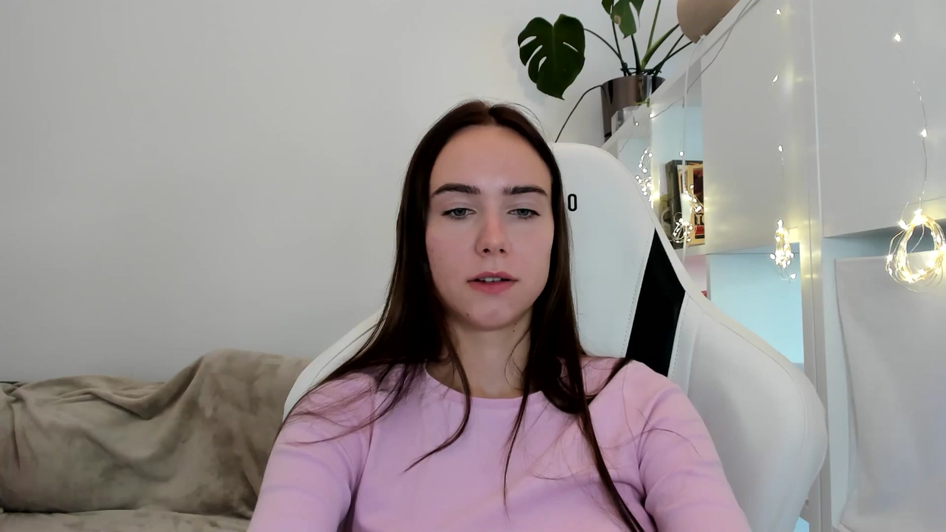 Gallery image thumbnail from OhAlisa's myfreecams stream on, 08/07/2025, 16:01 image 16 of 20