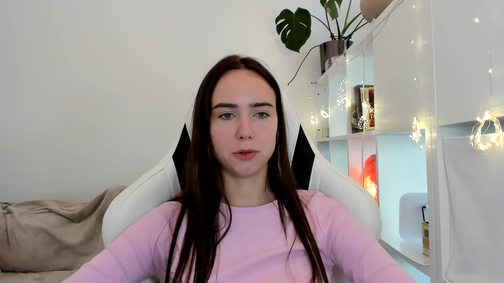 Gallery image thumbnail from OhAlisa's myfreecams stream on, 08/07/2025, 16:01 image 1 of 20