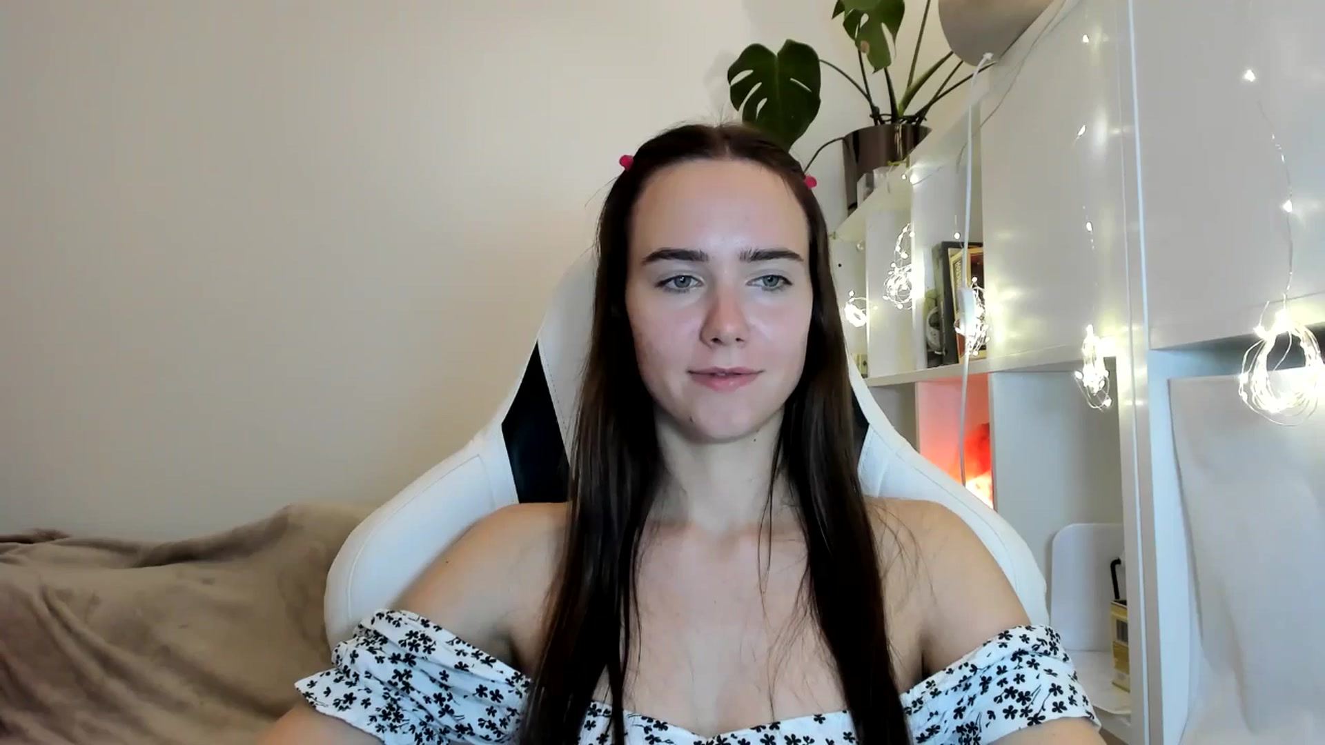 Gallery image thumbnail from OhAlisa's myfreecams stream on, 08/07/2025, 21:09 image 5 of 20
