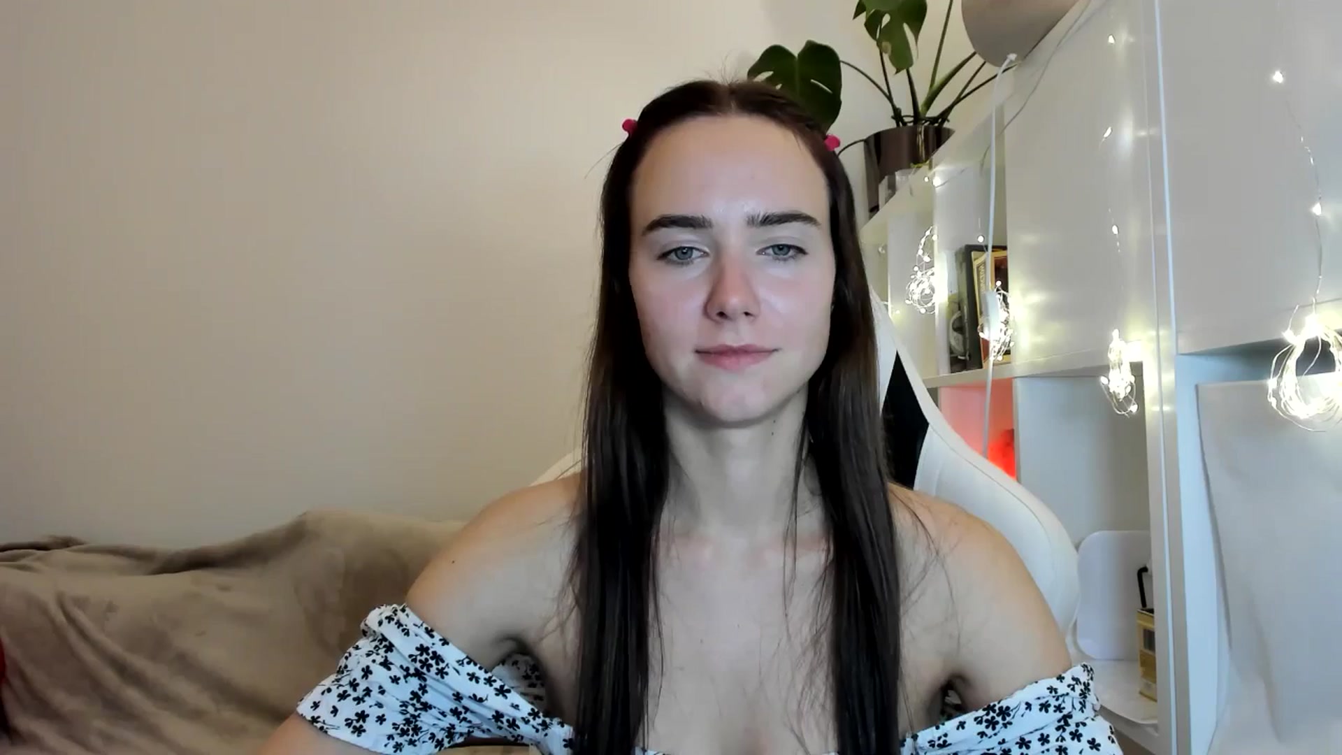 Gallery image thumbnail from OhAlisa's myfreecams stream on, 08/07/2025, 21:09 image 4 of 20