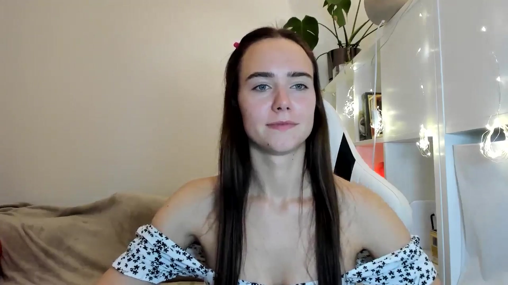 Gallery image thumbnail from OhAlisa's myfreecams stream on, 08/07/2025, 21:09 image 3 of 20