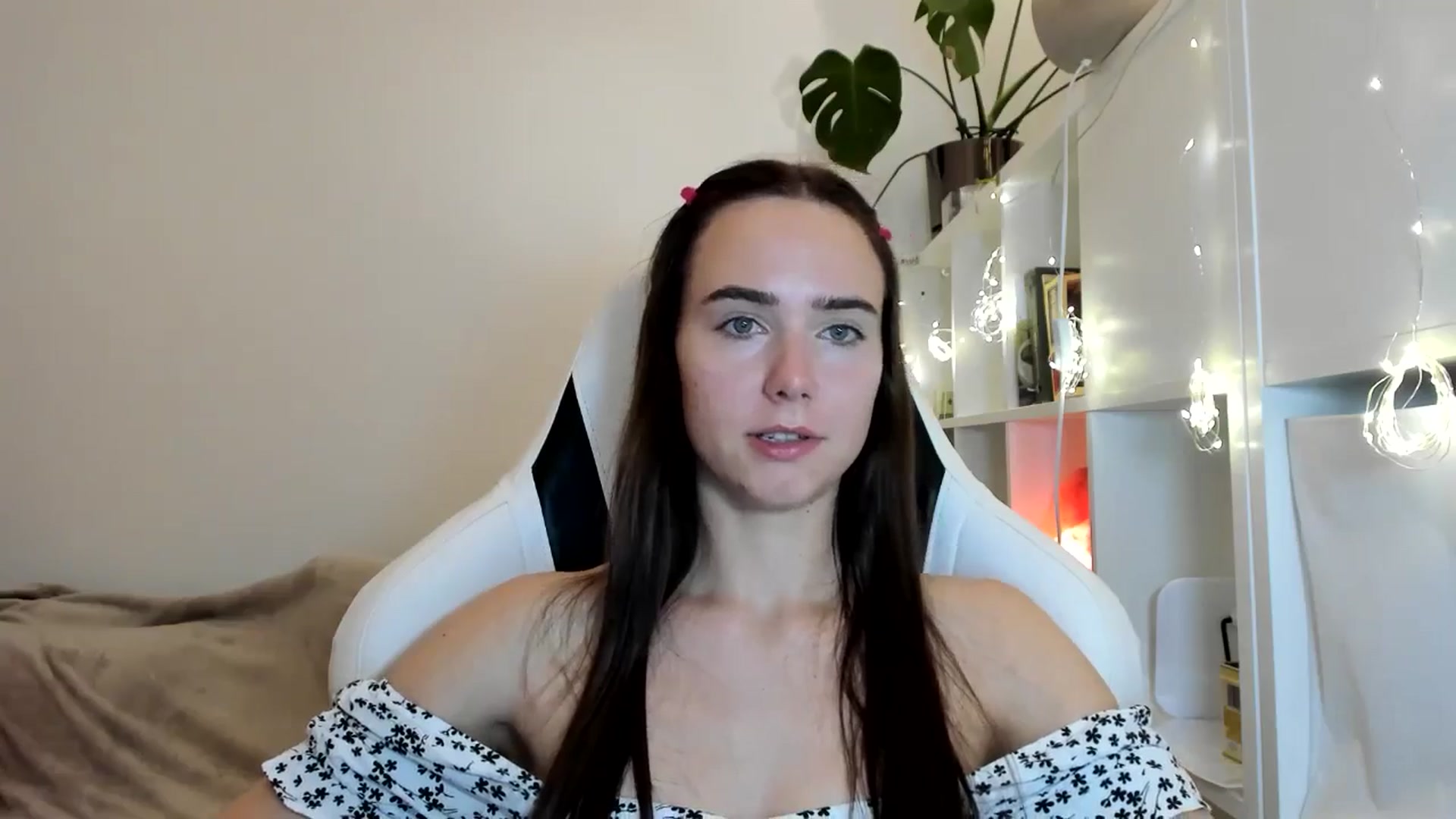 Gallery image thumbnail from OhAlisa's myfreecams stream on, 08/07/2025, 21:09 image 8 of 20