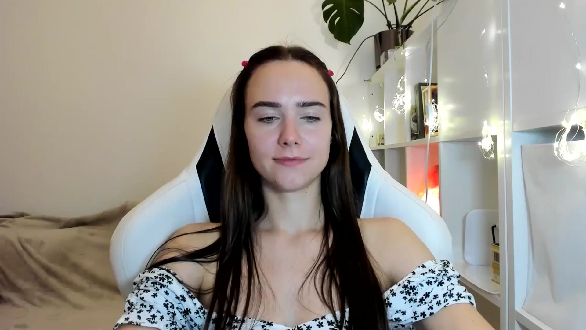 Gallery image thumbnail from OhAlisa's myfreecams stream on, 08/07/2025, 21:09 image 18 of 20
