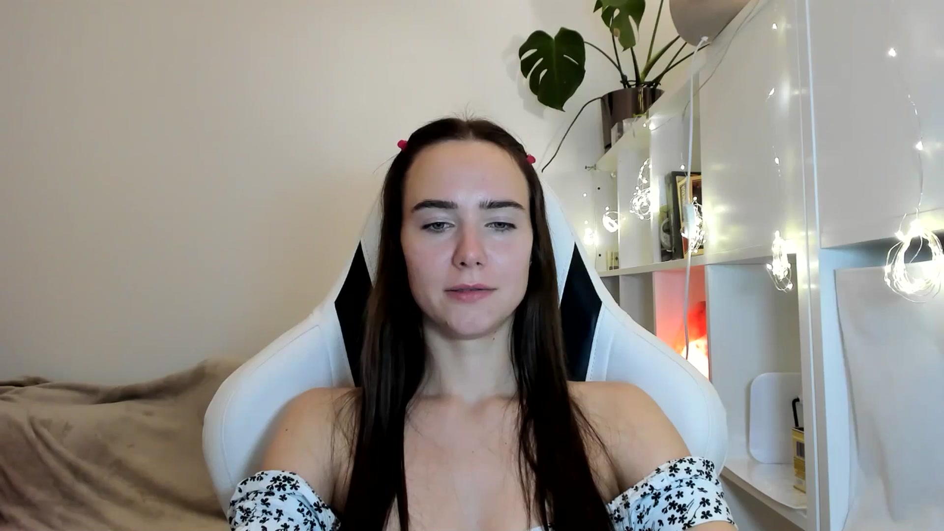 Gallery image thumbnail from OhAlisa's myfreecams stream on, 08/07/2025, 21:09 image 9 of 20