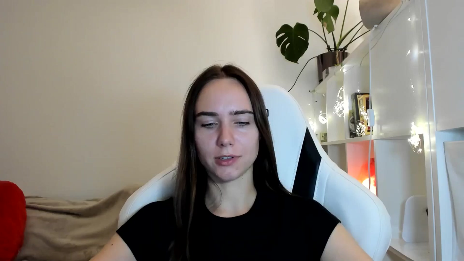 Gallery image thumbnail from OhAlisa's myfreecams stream on, 08/08/2025, 21:08 image 11 of 20