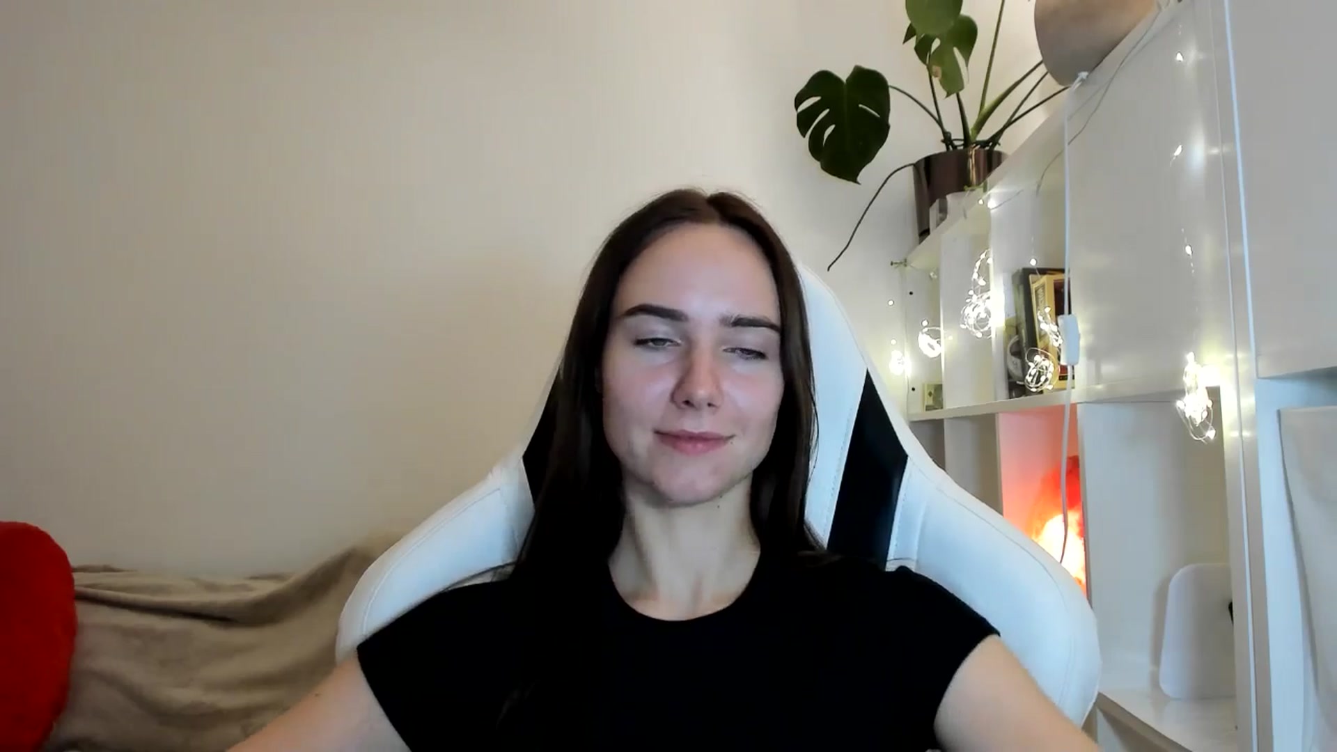 Gallery image thumbnail from OhAlisa's myfreecams stream on, 08/08/2025, 21:08 image 12 of 20