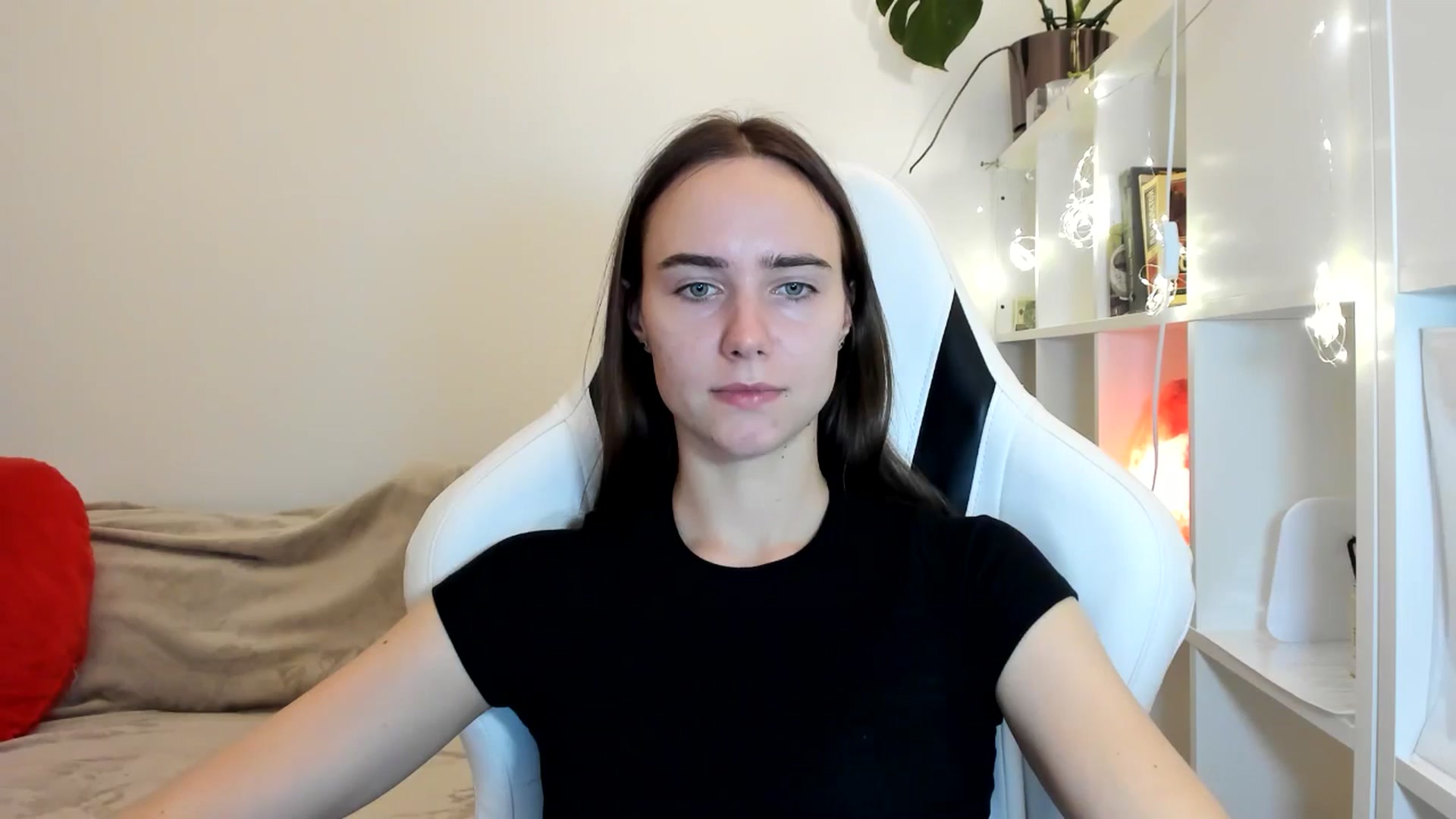 Gallery image thumbnail from OhAlisa's myfreecams stream on, 08/08/2025, 21:08 image 2 of 20