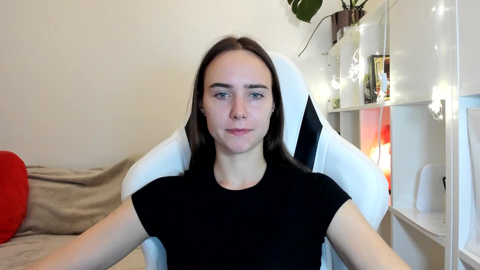 Gallery image thumbnail from OhAlisa's myfreecams stream on, 08/08/2025, 21:08 image 3 of 20