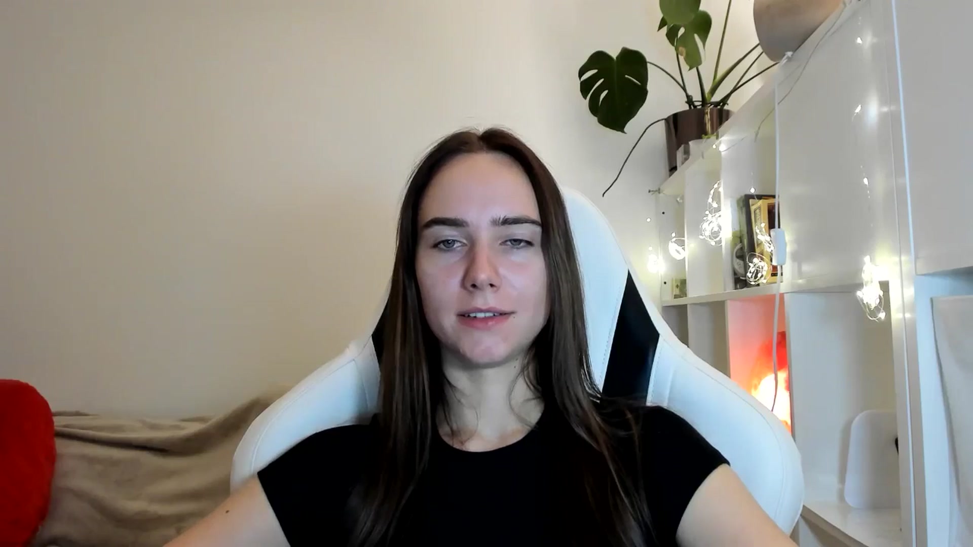 Gallery image thumbnail from OhAlisa's myfreecams stream on, 08/08/2025, 21:08 image 14 of 20