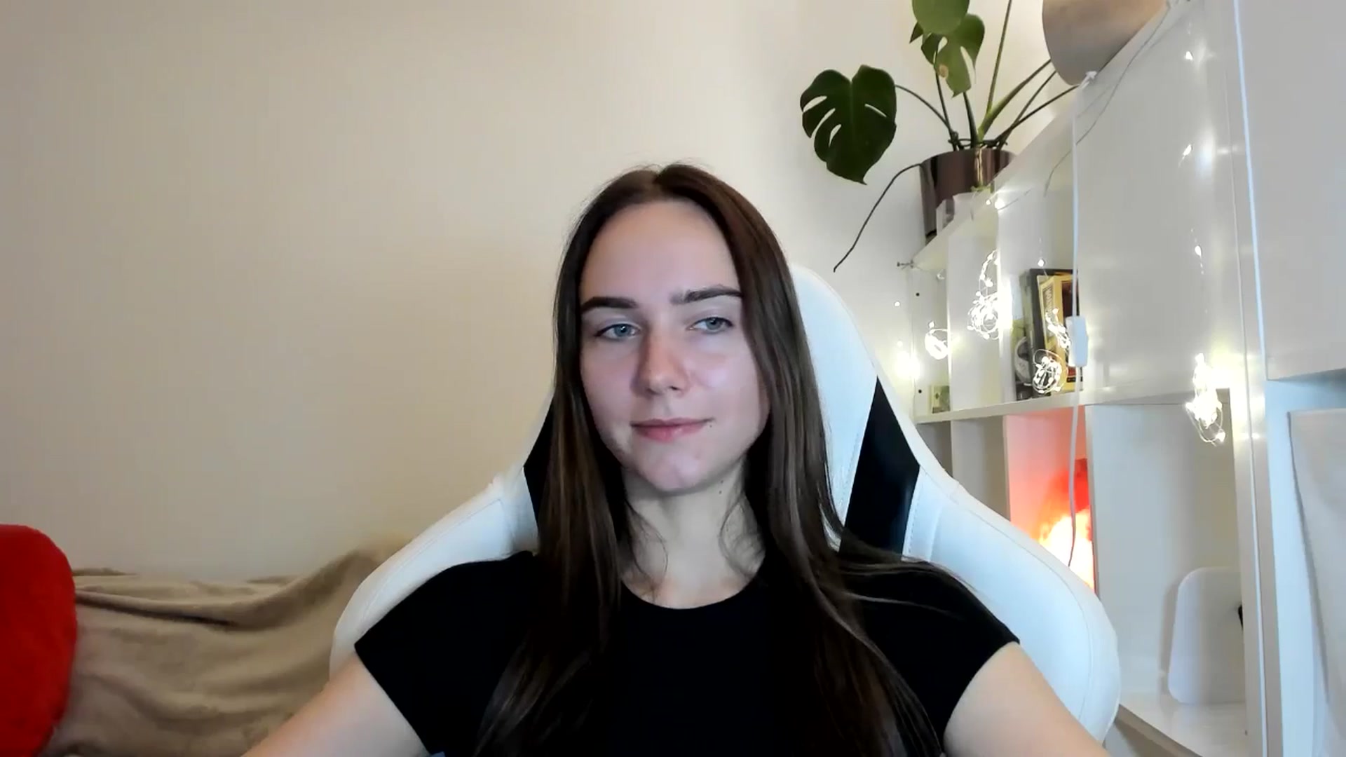 Gallery image thumbnail from OhAlisa's myfreecams stream on, 08/08/2025, 21:08 image 13 of 20