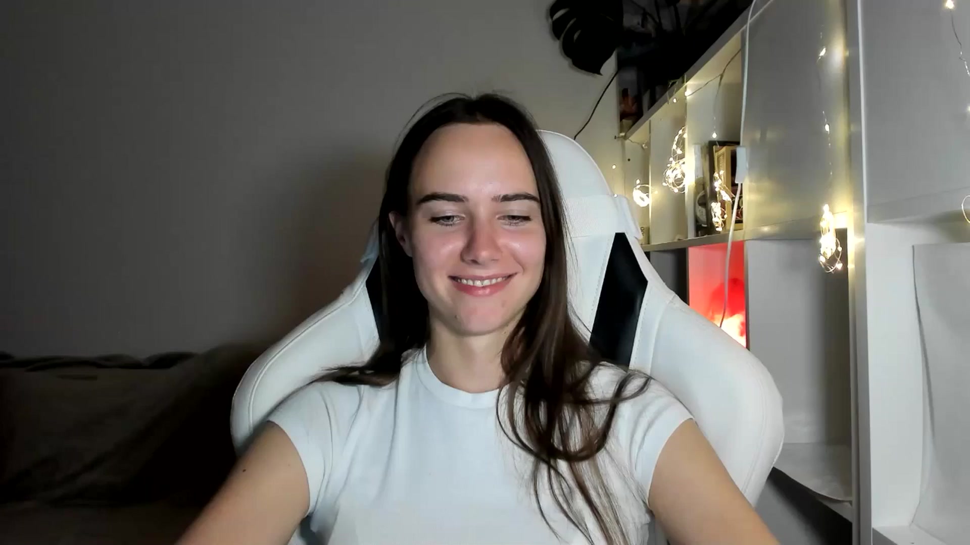 Gallery image thumbnail from OhAlisa's myfreecams stream on, 08/11/2025, 20:38 image 9 of 20