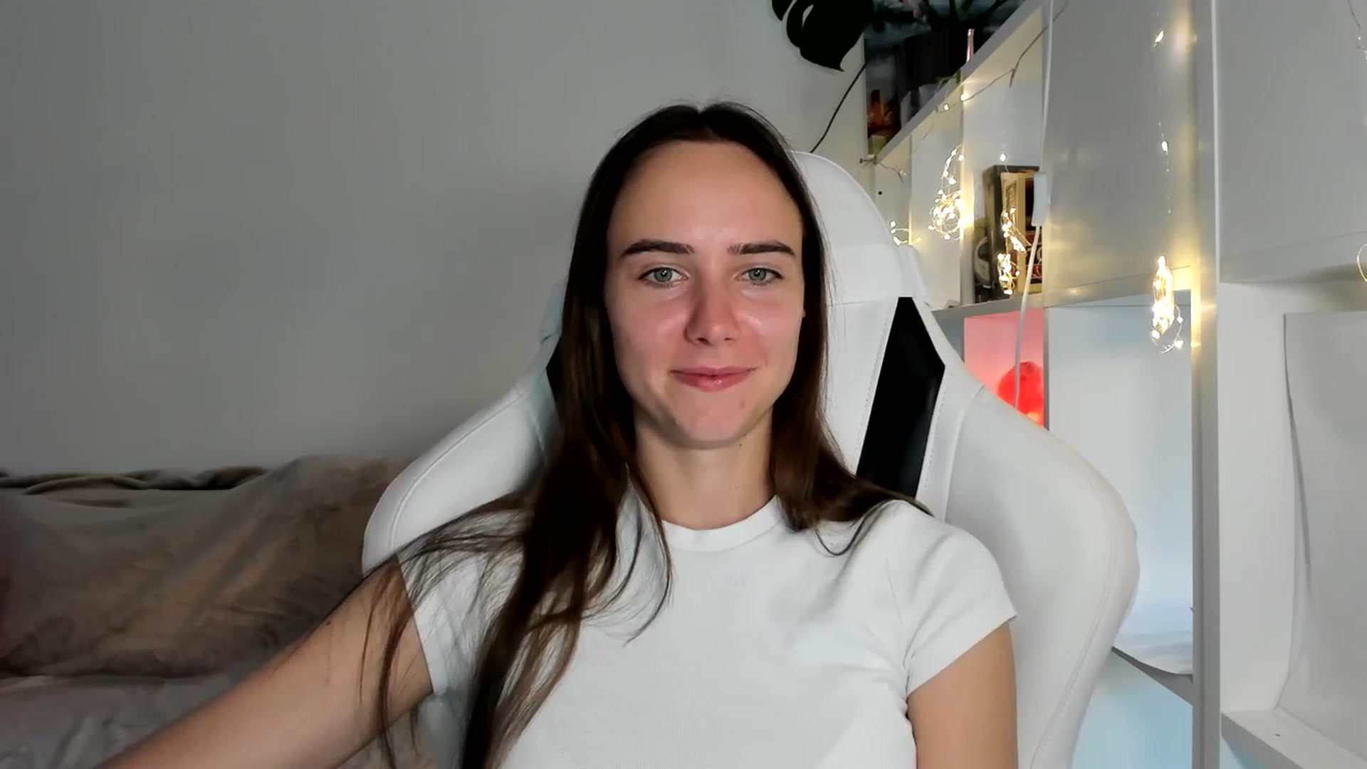 Gallery image thumbnail from OhAlisa's myfreecams stream on, 08/11/2025, 20:38 image 3 of 20