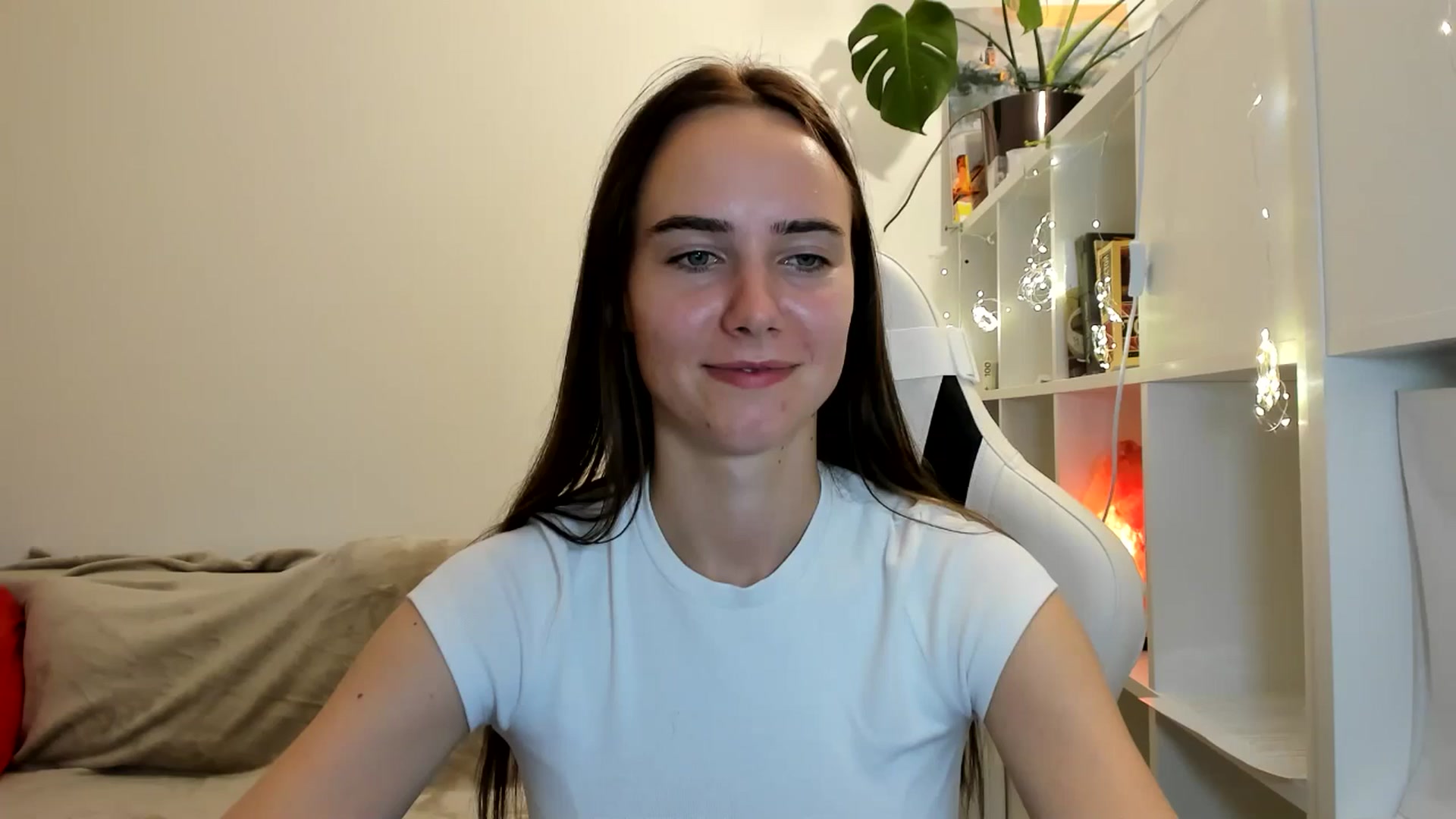 Gallery image thumbnail from OhAlisa's myfreecams stream on, 08/11/2025, 20:38 image 19 of 20