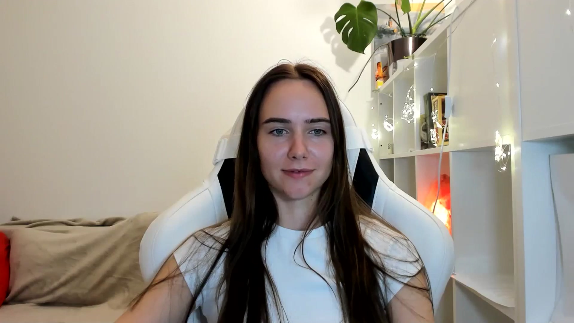 Gallery image thumbnail from OhAlisa's myfreecams stream on, 08/11/2025, 21:22 image 4 of 20