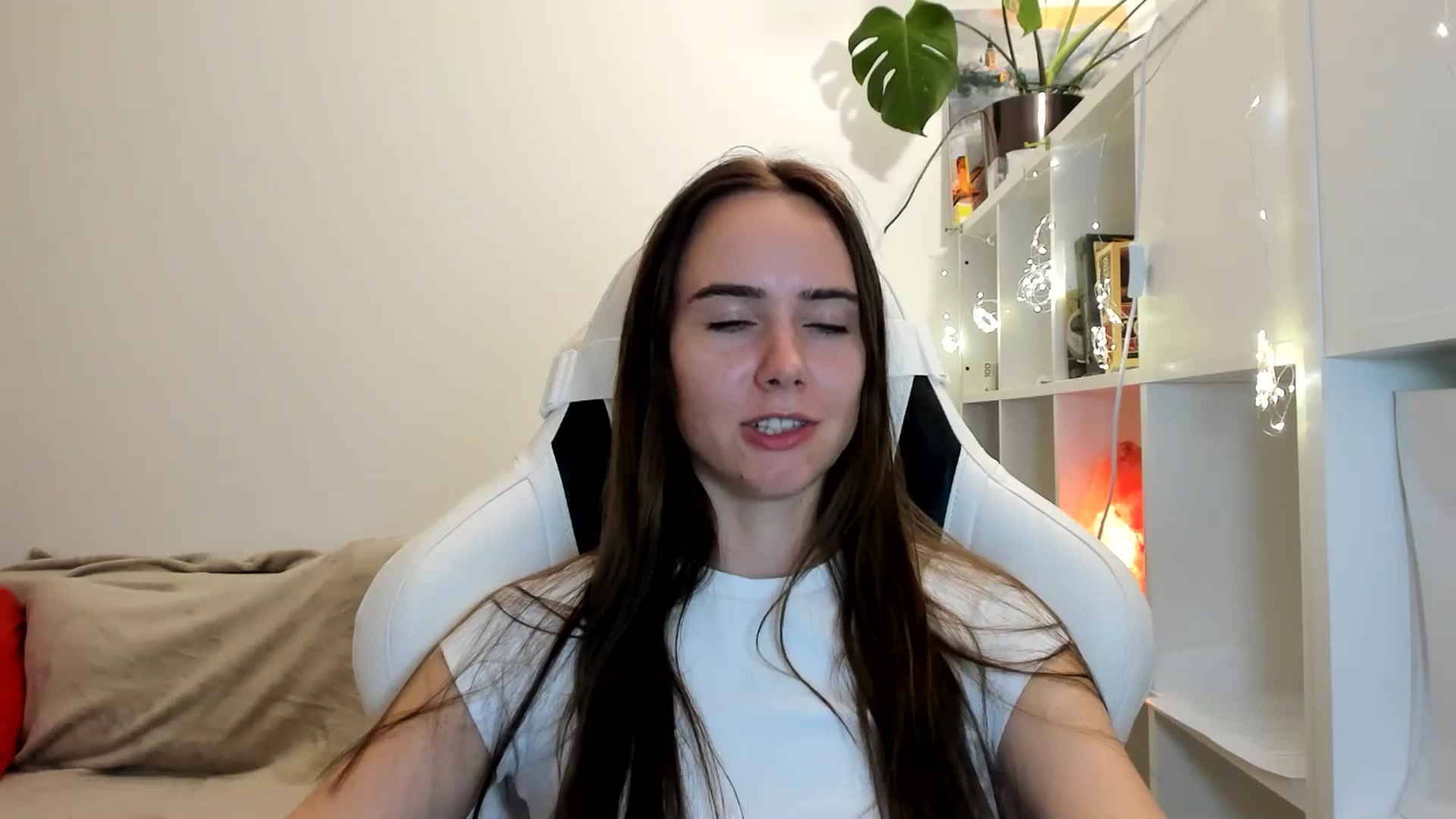 Gallery image thumbnail from OhAlisa's myfreecams stream on, 08/11/2025, 21:22 image 3 of 20