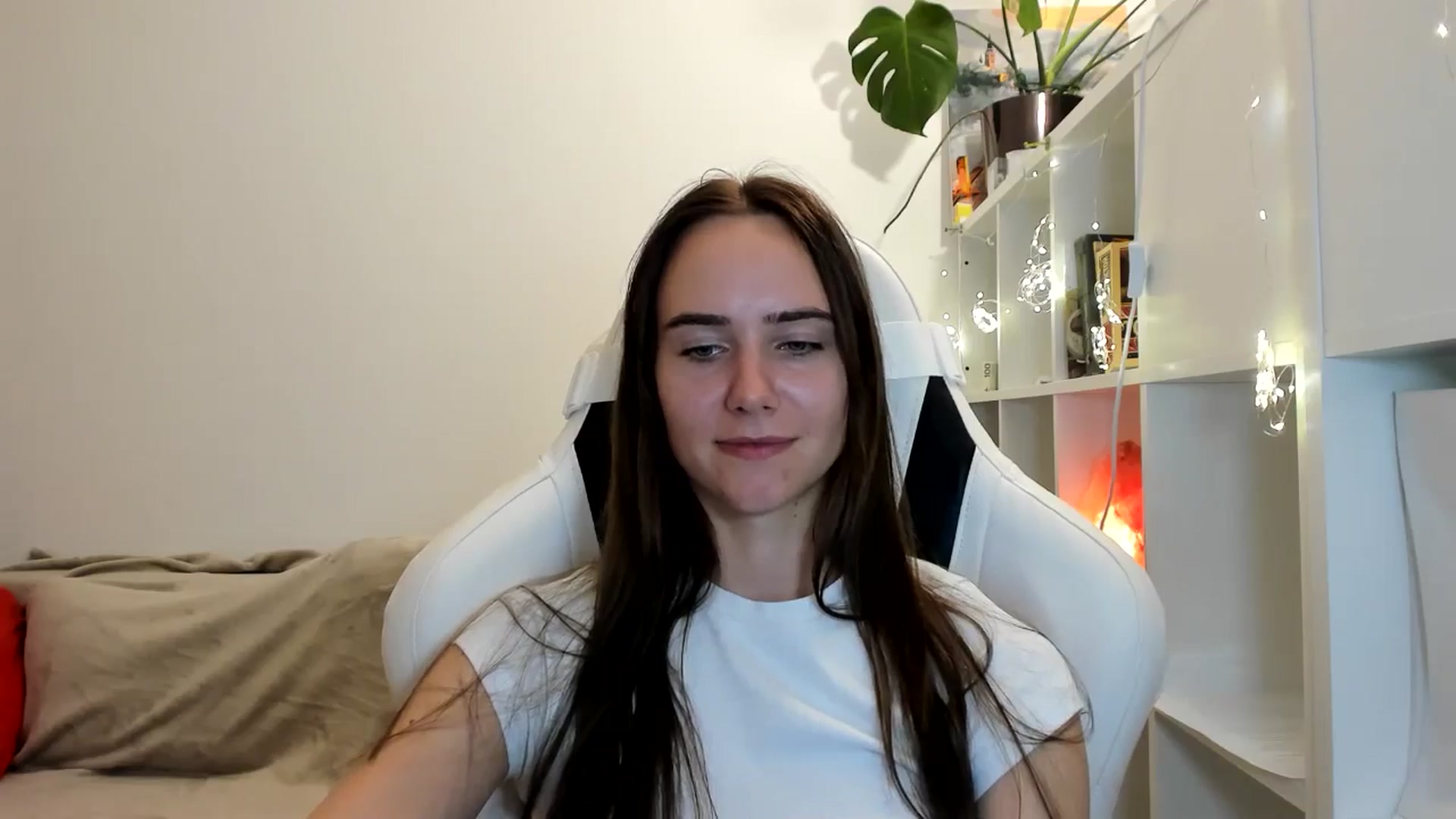 Gallery image thumbnail from OhAlisa's myfreecams stream on, 08/11/2025, 21:22 image 16 of 20