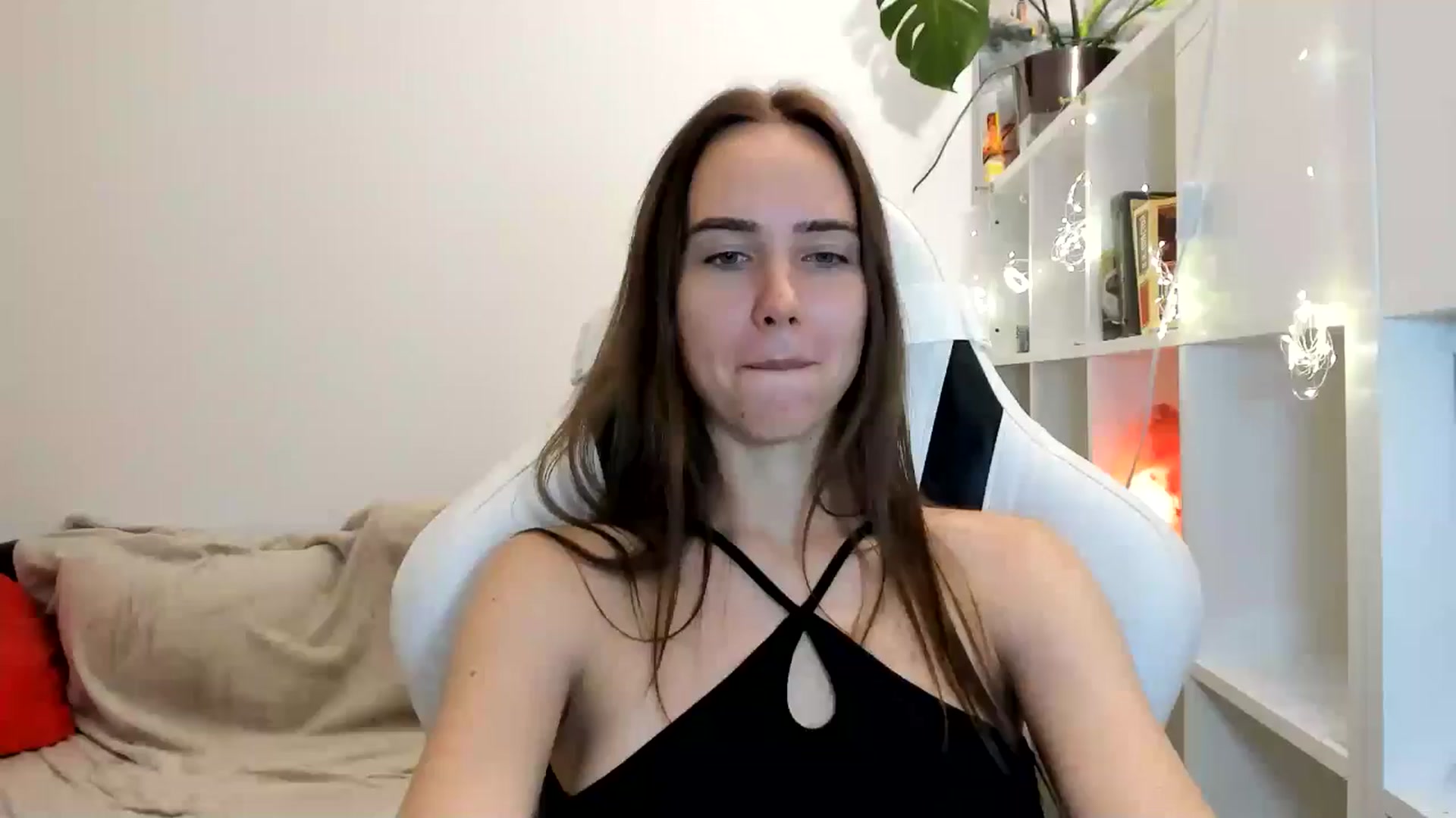 Gallery image thumbnail from OhAlisa's myfreecams stream on, 08/12/2025, 20:55 image 3 of 20