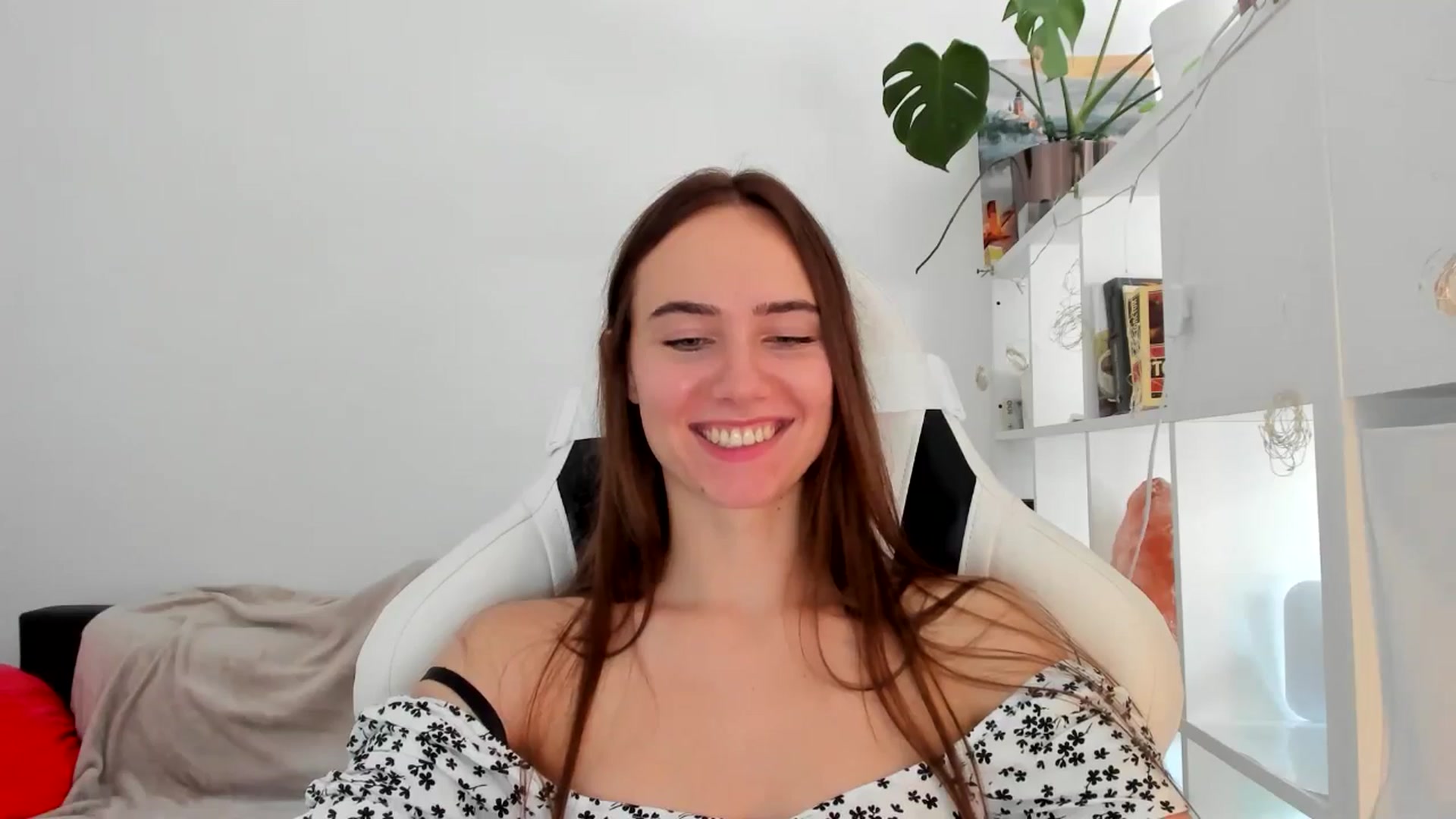 Gallery image thumbnail from OhAlisa's myfreecams stream on, 08/15/2025, 09:16 image 18 of 20