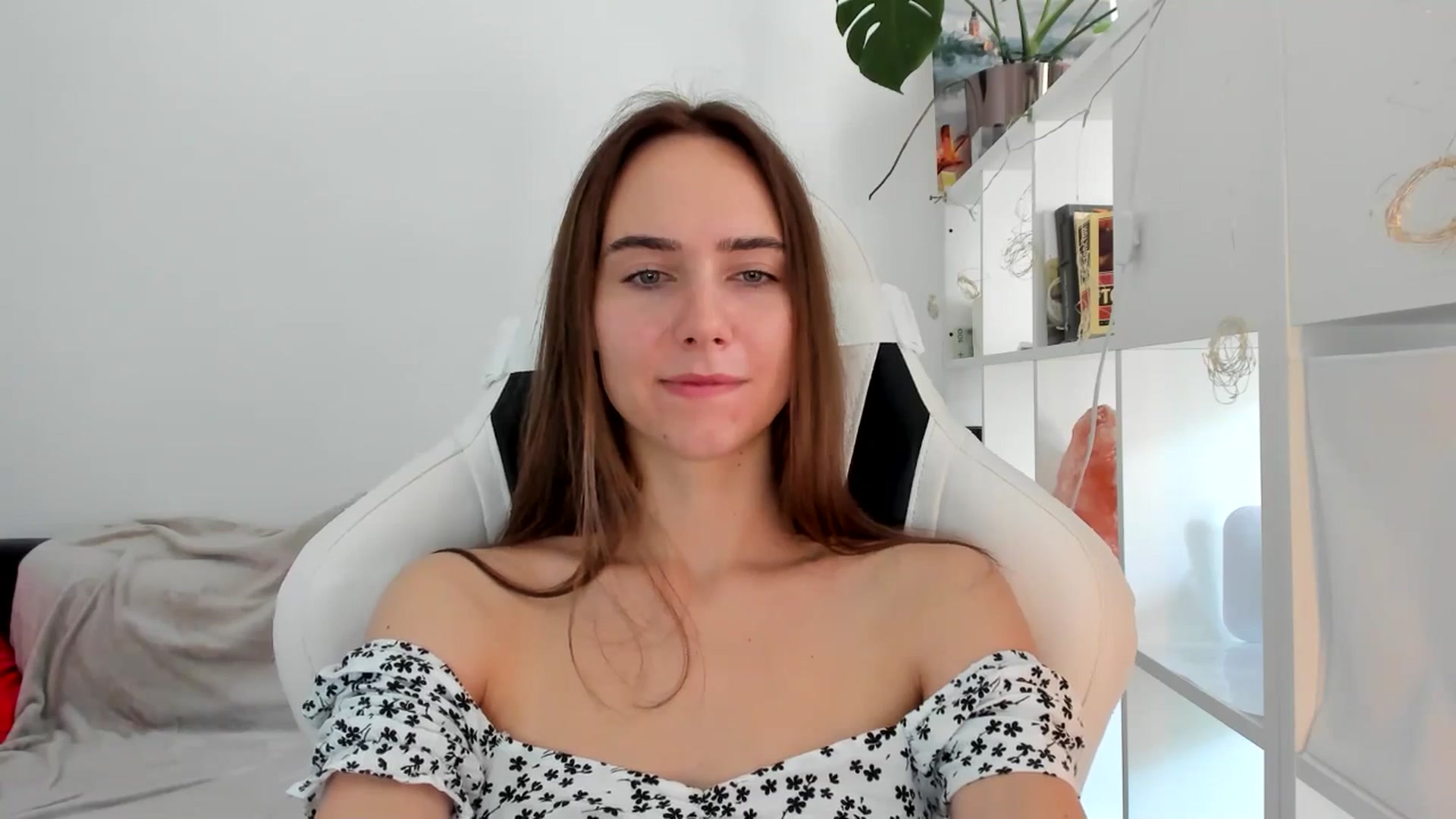 Gallery image thumbnail from OhAlisa's myfreecams stream on, 08/15/2025, 10:43 image 8 of 20