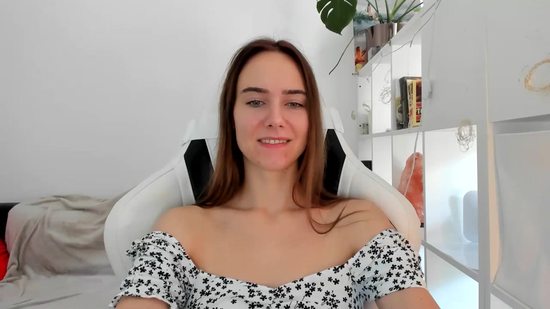 Gallery image thumbnail from OhAlisa's myfreecams stream on, 08/15/2025, 10:43 image 2 of 20