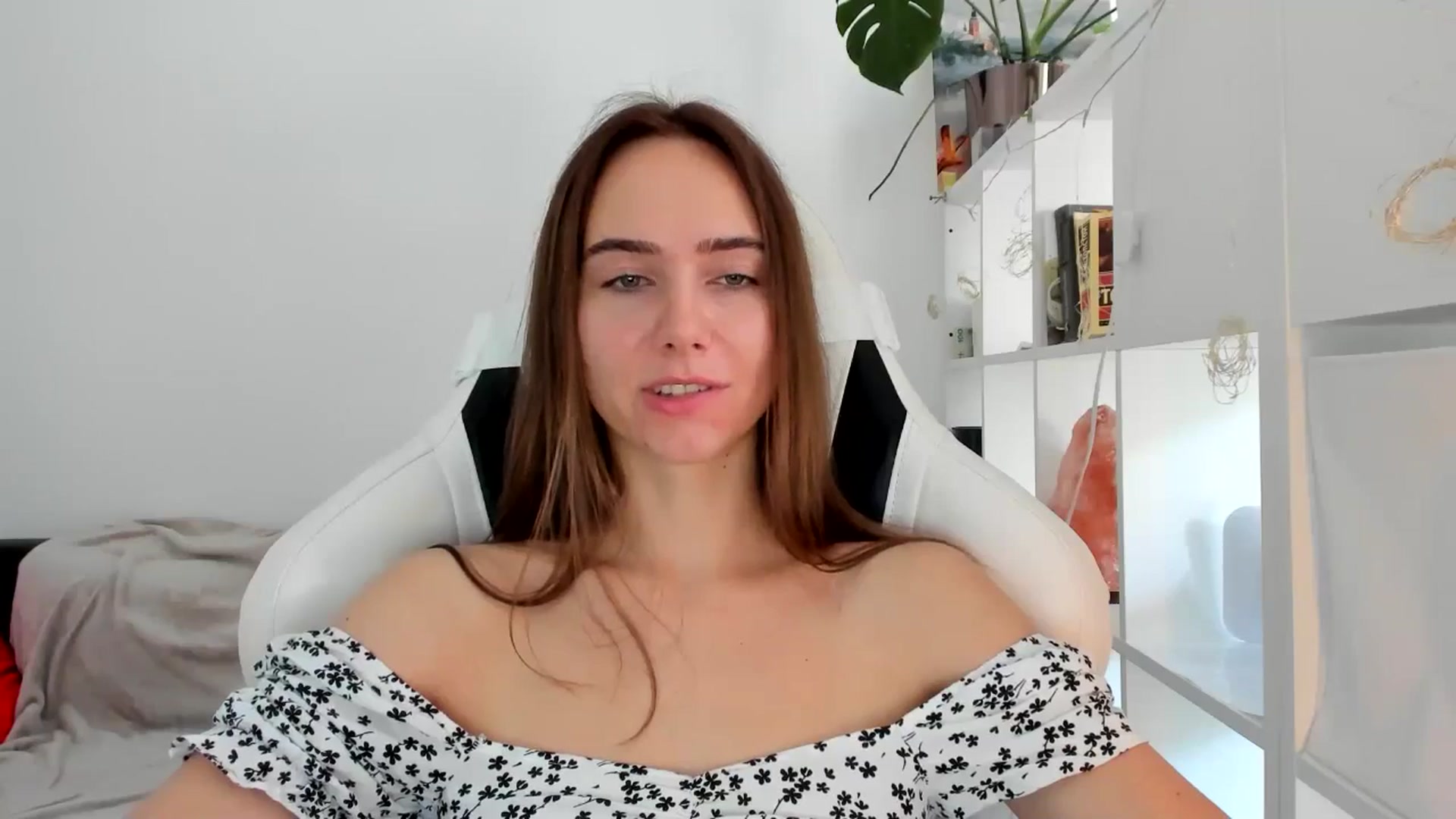 Gallery image thumbnail from OhAlisa's myfreecams stream on, 08/15/2025, 10:43 image 9 of 20