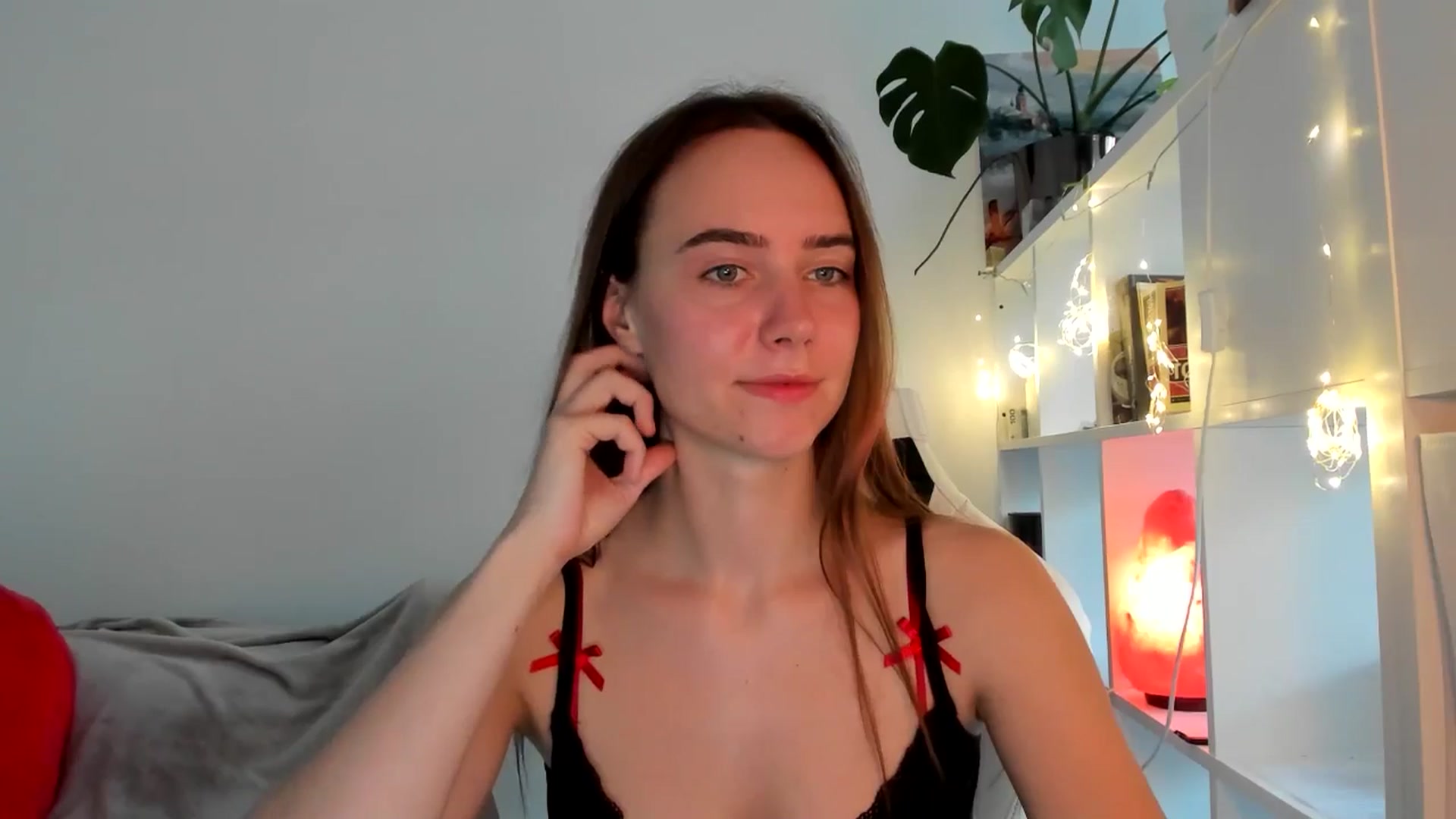 Gallery image thumbnail from OhAlisa's myfreecams stream on, 08/16/2025, 17:46 image 6 of 20