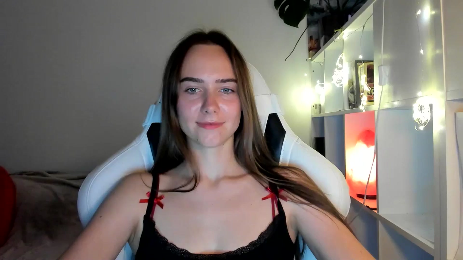 Gallery image thumbnail from OhAlisa's myfreecams stream on, 08/16/2025, 20:14 image 3 of 20