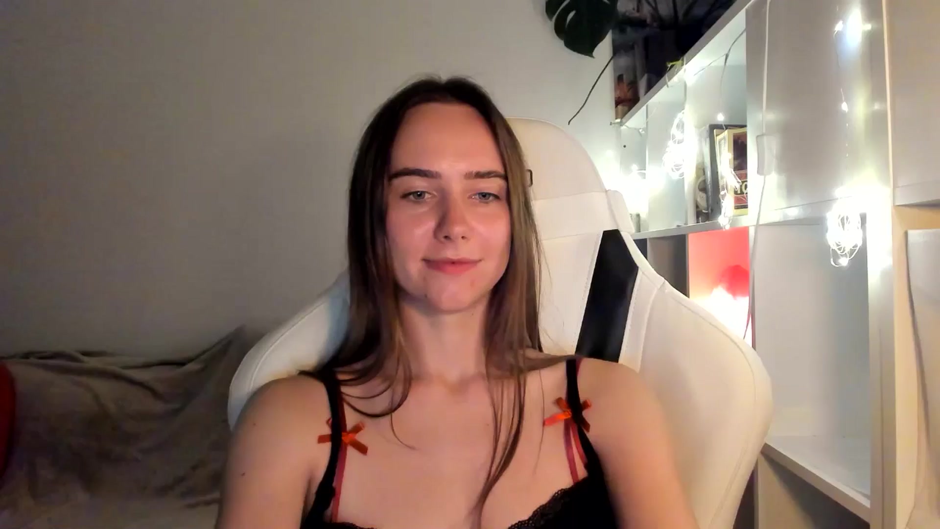 Gallery image thumbnail from OhAlisa's myfreecams stream on, 08/16/2025, 20:14 image 16 of 20