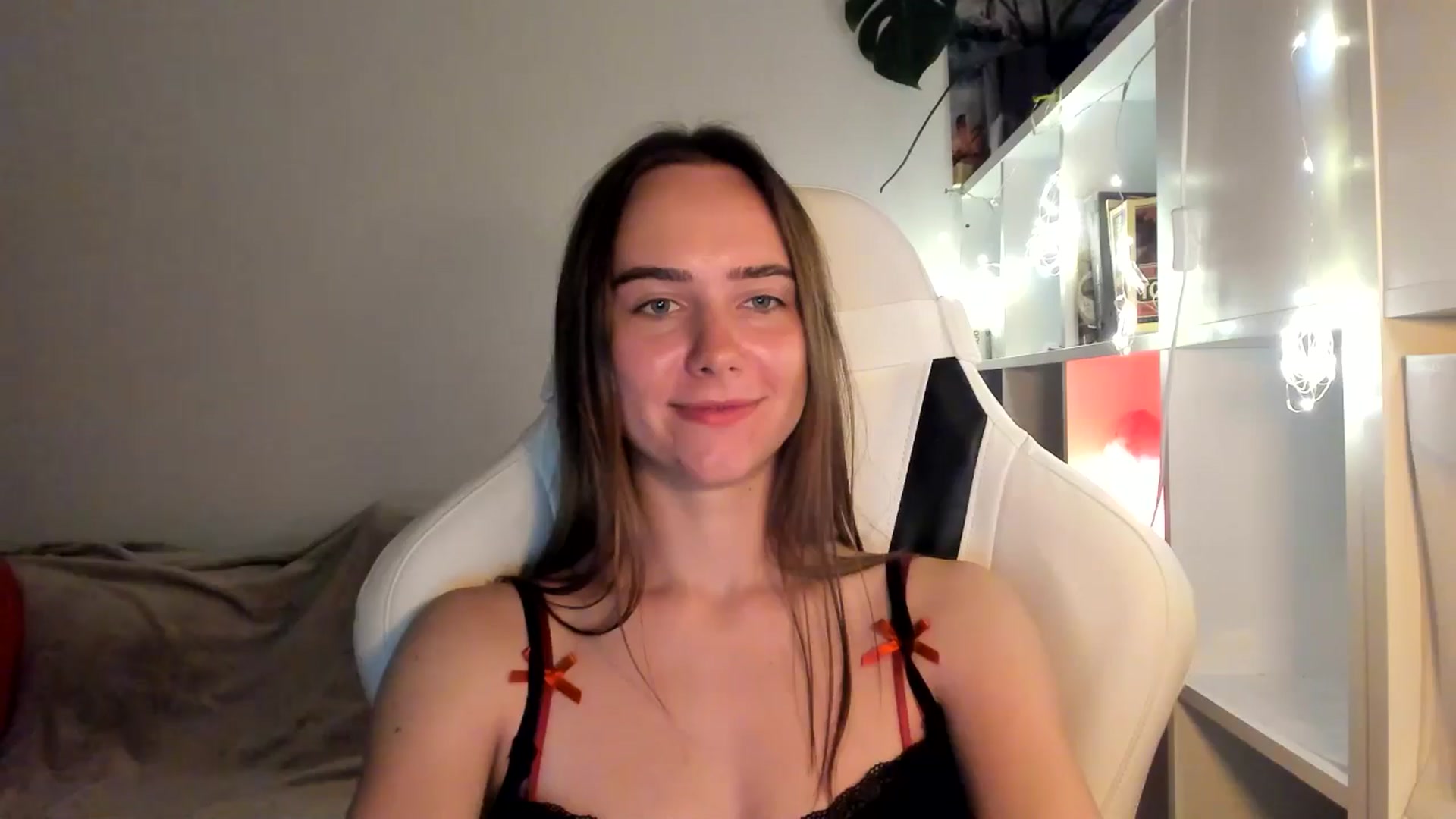 Gallery image thumbnail from OhAlisa's myfreecams stream on, 08/16/2025, 20:14 image 15 of 20