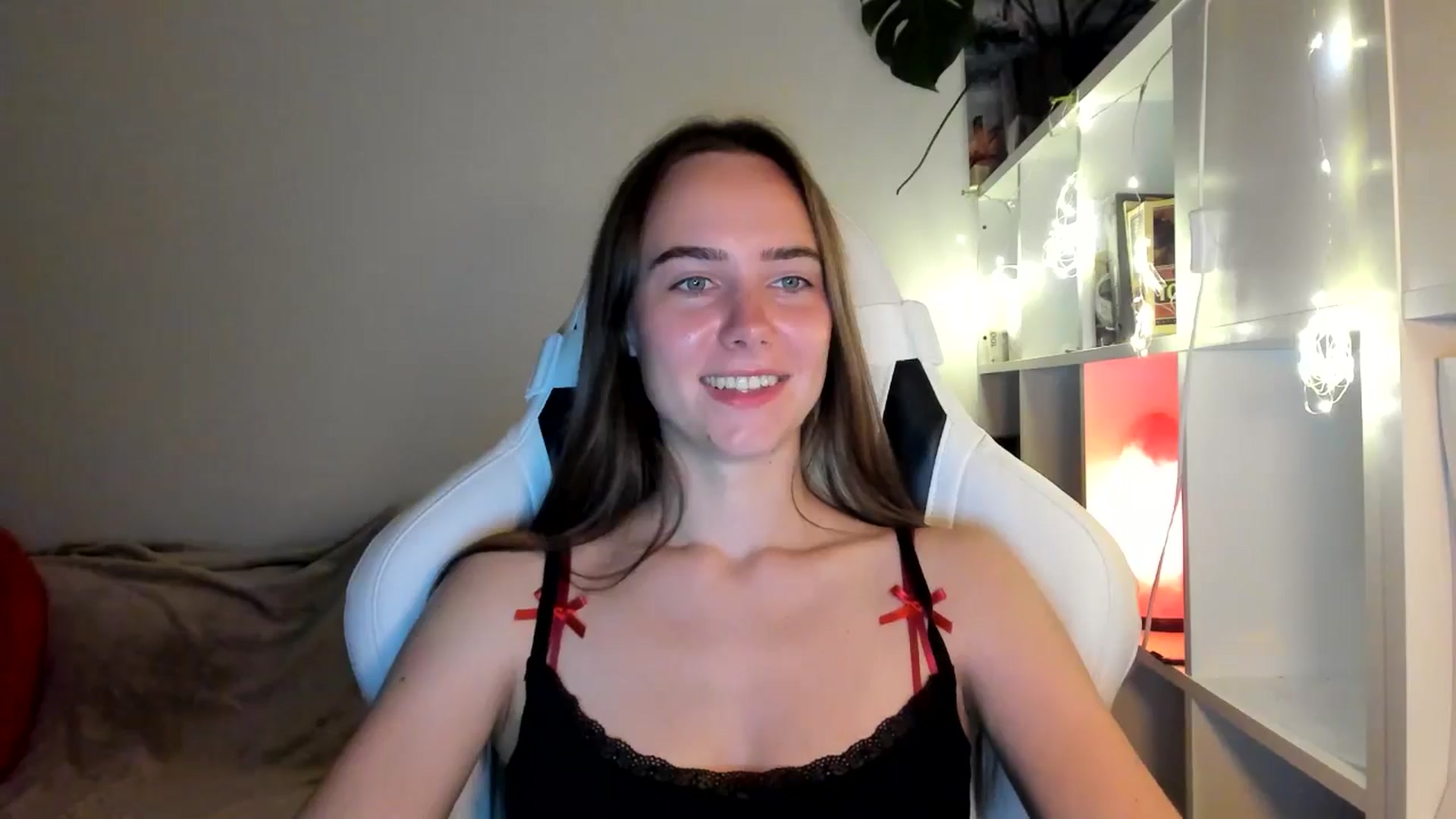 Gallery image thumbnail from OhAlisa's myfreecams stream on, 08/16/2025, 20:14 image 6 of 20