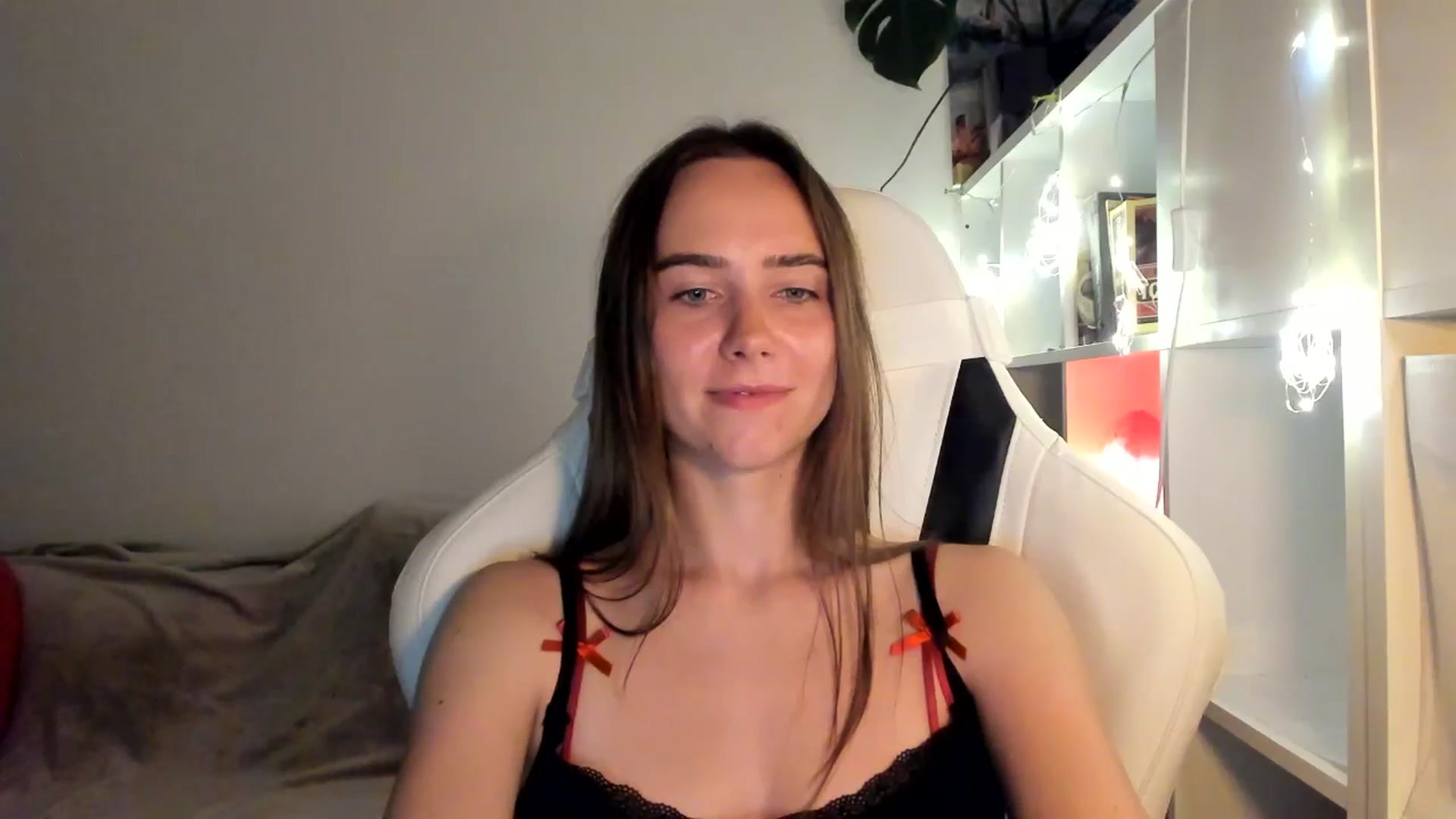 Gallery image thumbnail from OhAlisa's myfreecams stream on, 08/16/2025, 20:14 image 17 of 20