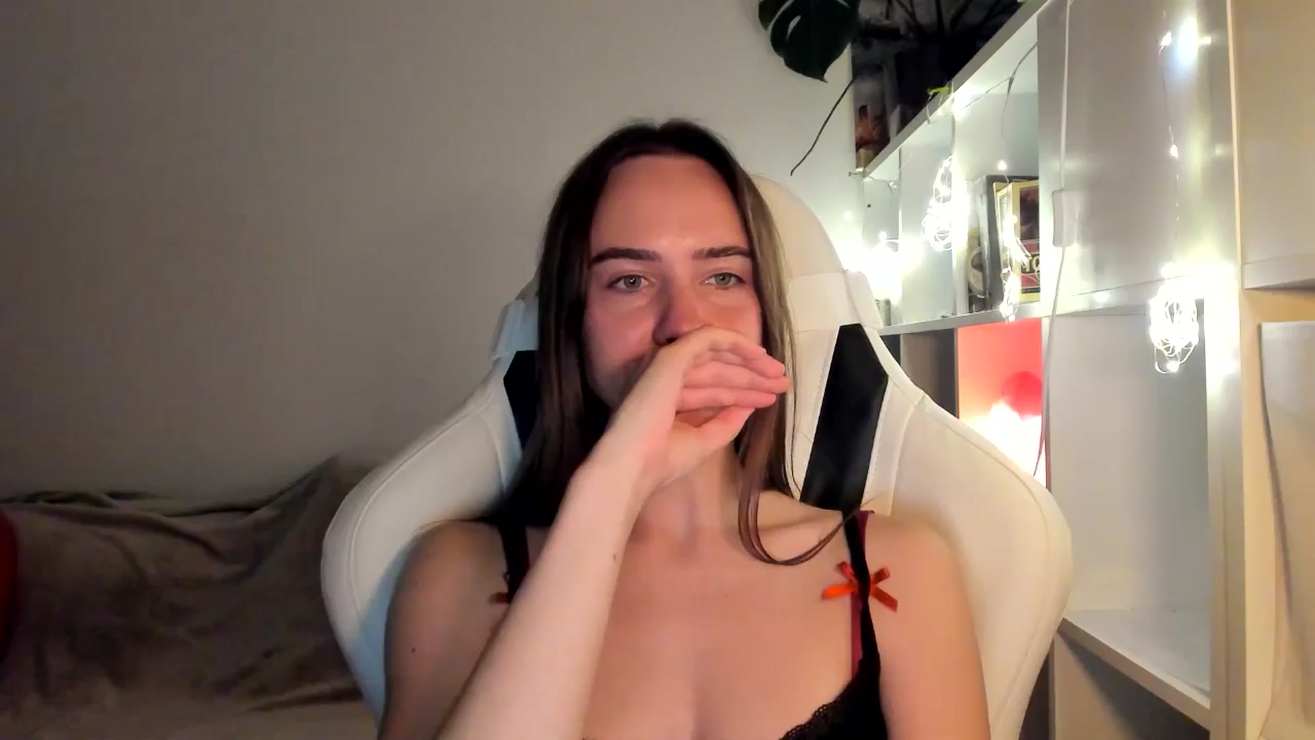 Gallery image thumbnail from OhAlisa's myfreecams stream on, 08/16/2025, 20:38 image 9 of 20