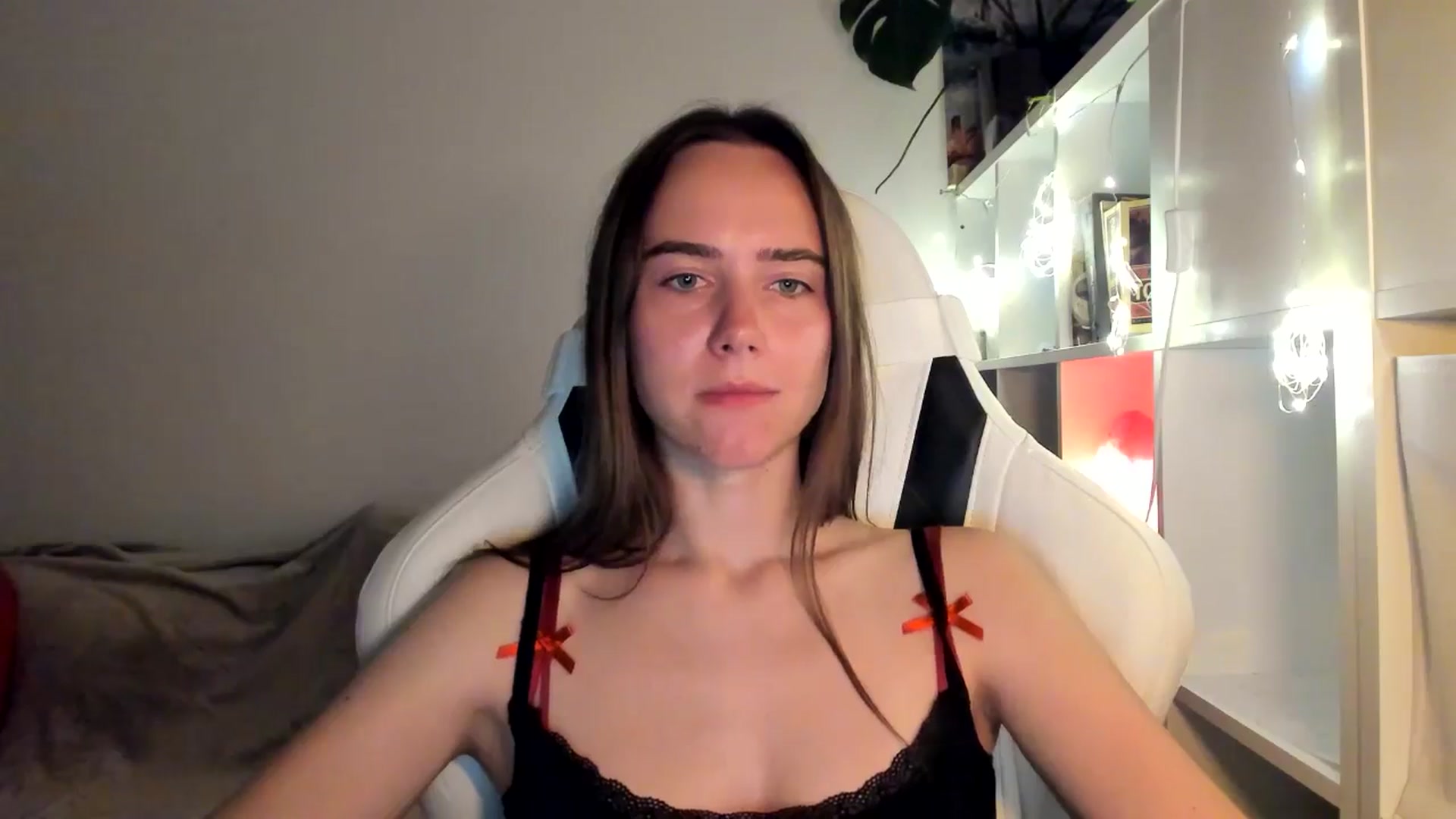 Gallery image thumbnail from OhAlisa's myfreecams stream on, 08/16/2025, 20:38 image 15 of 20