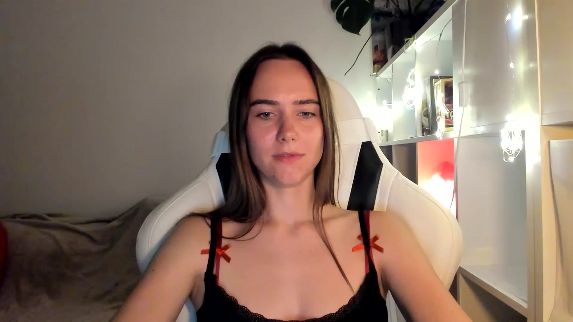 Gallery image thumbnail from OhAlisa's myfreecams stream on, 08/16/2025, 20:38 image 17 of 20