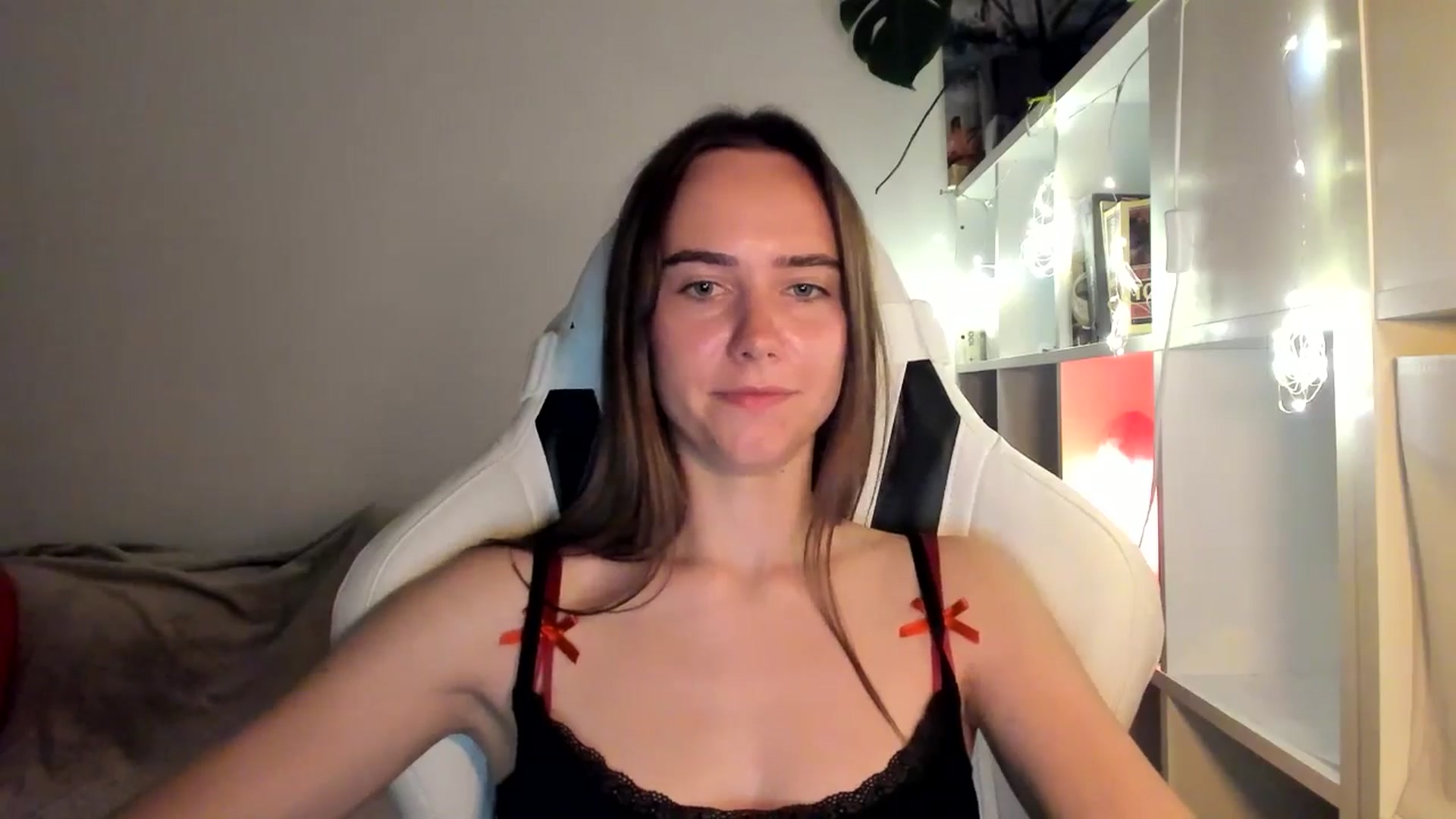 Gallery image thumbnail from OhAlisa's myfreecams stream on, 08/16/2025, 20:38 image 18 of 20