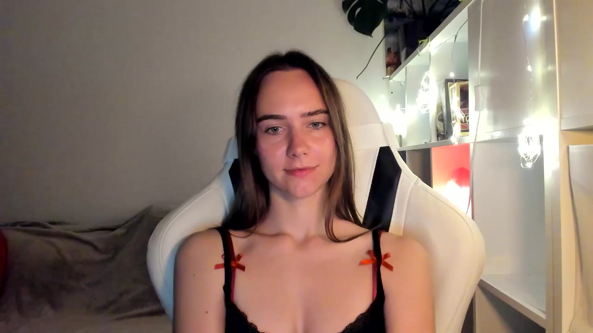 Gallery image thumbnail from OhAlisa's myfreecams stream on, 08/16/2025, 20:38 image 4 of 20
