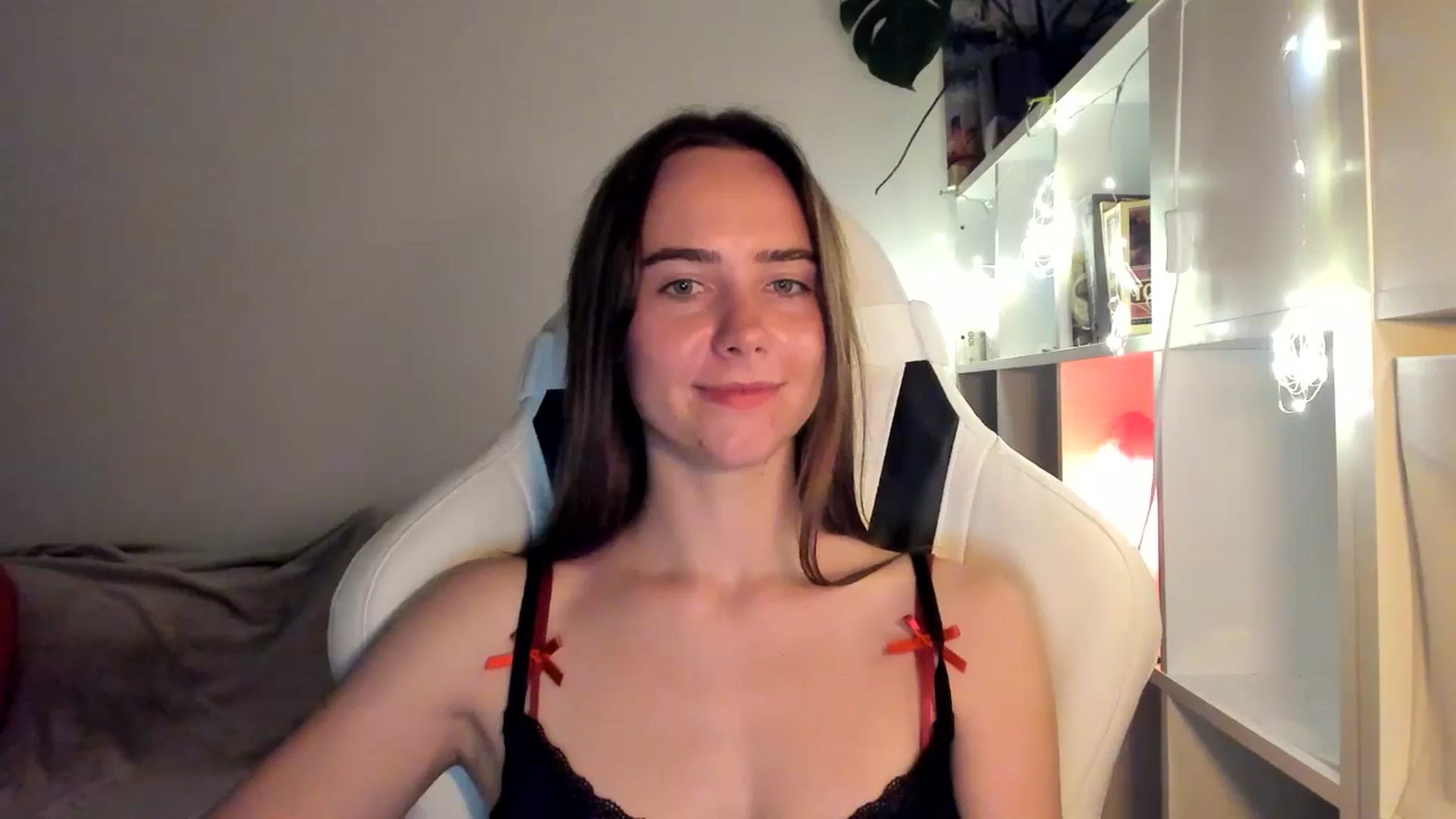 Gallery image thumbnail from OhAlisa's myfreecams stream on, 08/16/2025, 20:38 image 3 of 20
