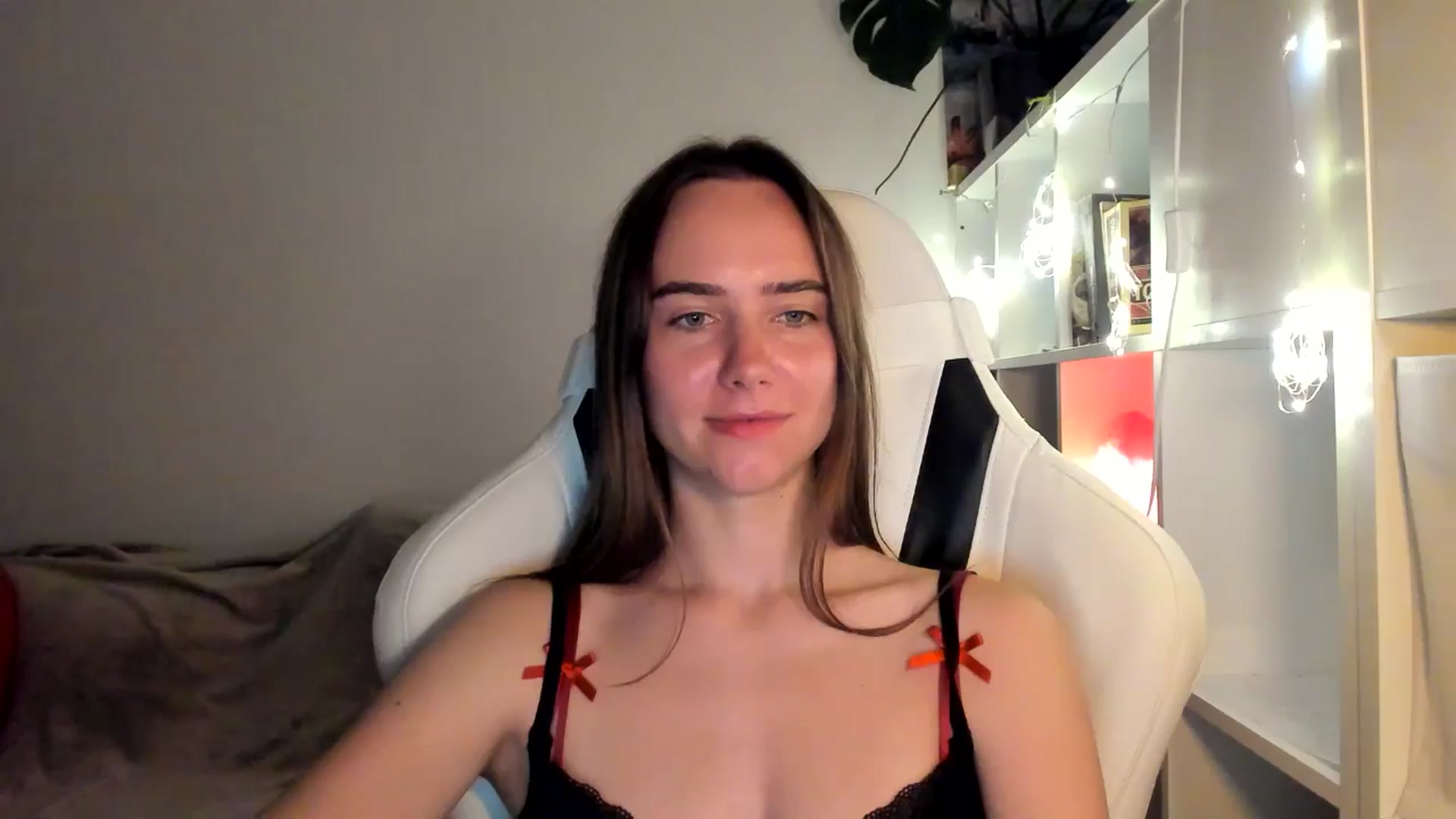 Gallery image thumbnail from OhAlisa's myfreecams stream on, 08/16/2025, 20:38 image 11 of 20
