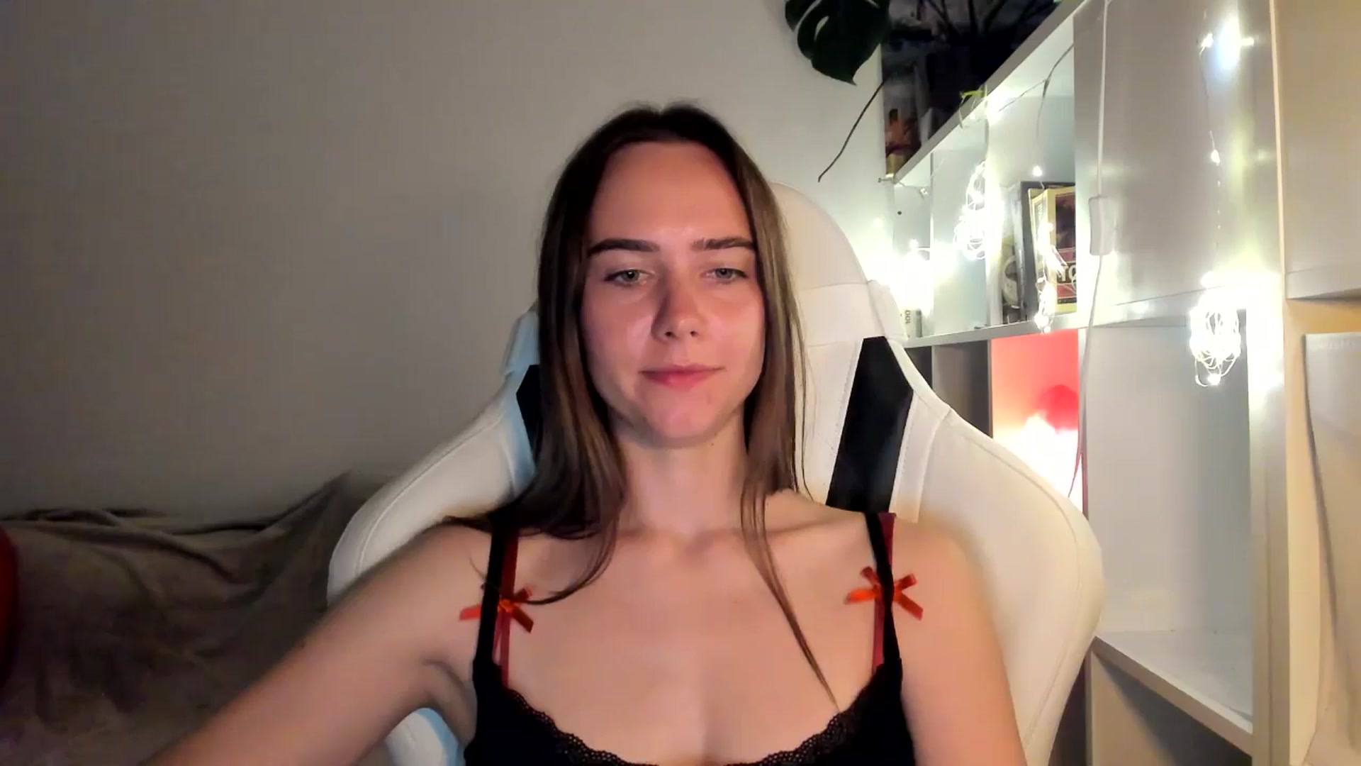 Gallery image thumbnail from OhAlisa's myfreecams stream on, 08/16/2025, 20:38 image 19 of 20