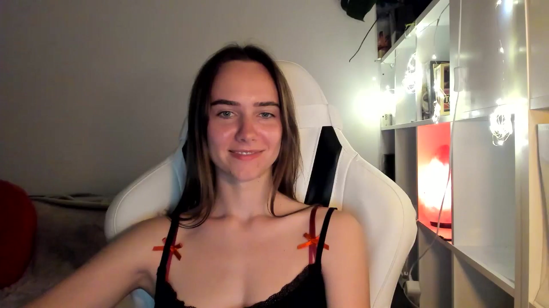 Gallery image thumbnail from OhAlisa's myfreecams stream on, 08/16/2025, 22:59 image 3 of 20