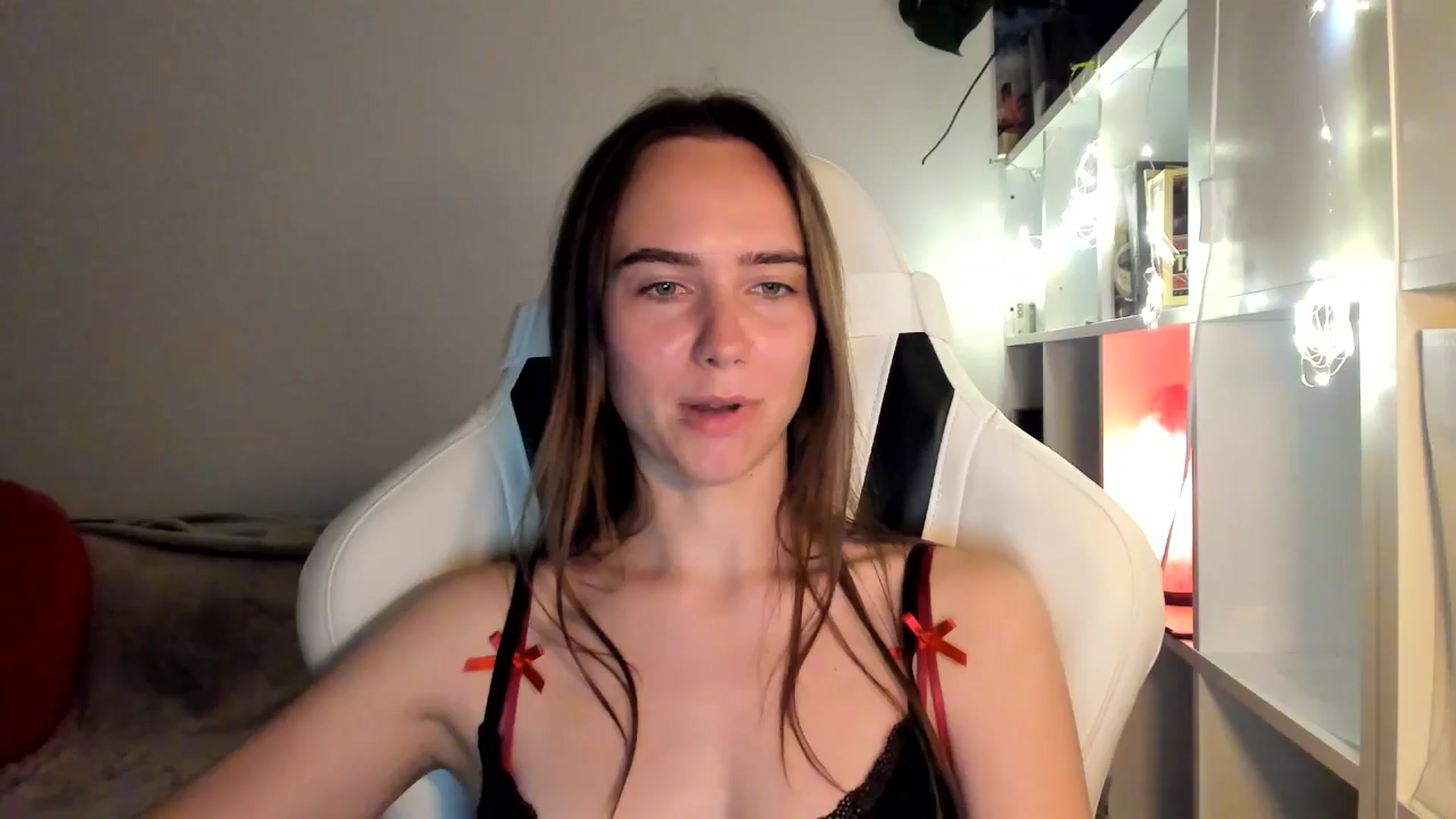Gallery image thumbnail from OhAlisa's myfreecams stream on, 08/16/2025, 23:28 image 6 of 20
