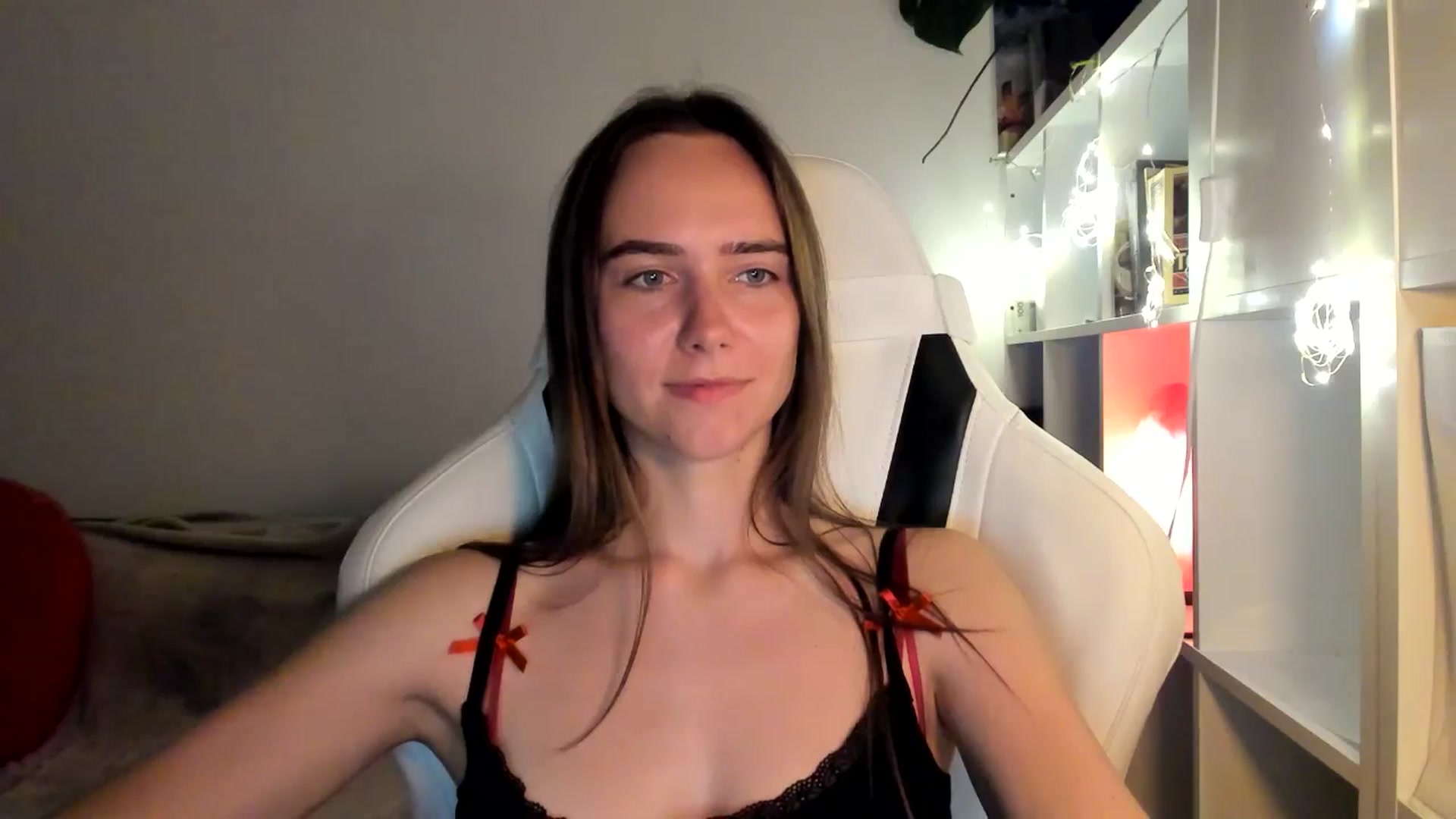Gallery image thumbnail from OhAlisa's myfreecams stream on, 08/16/2025, 23:28 image 15 of 20