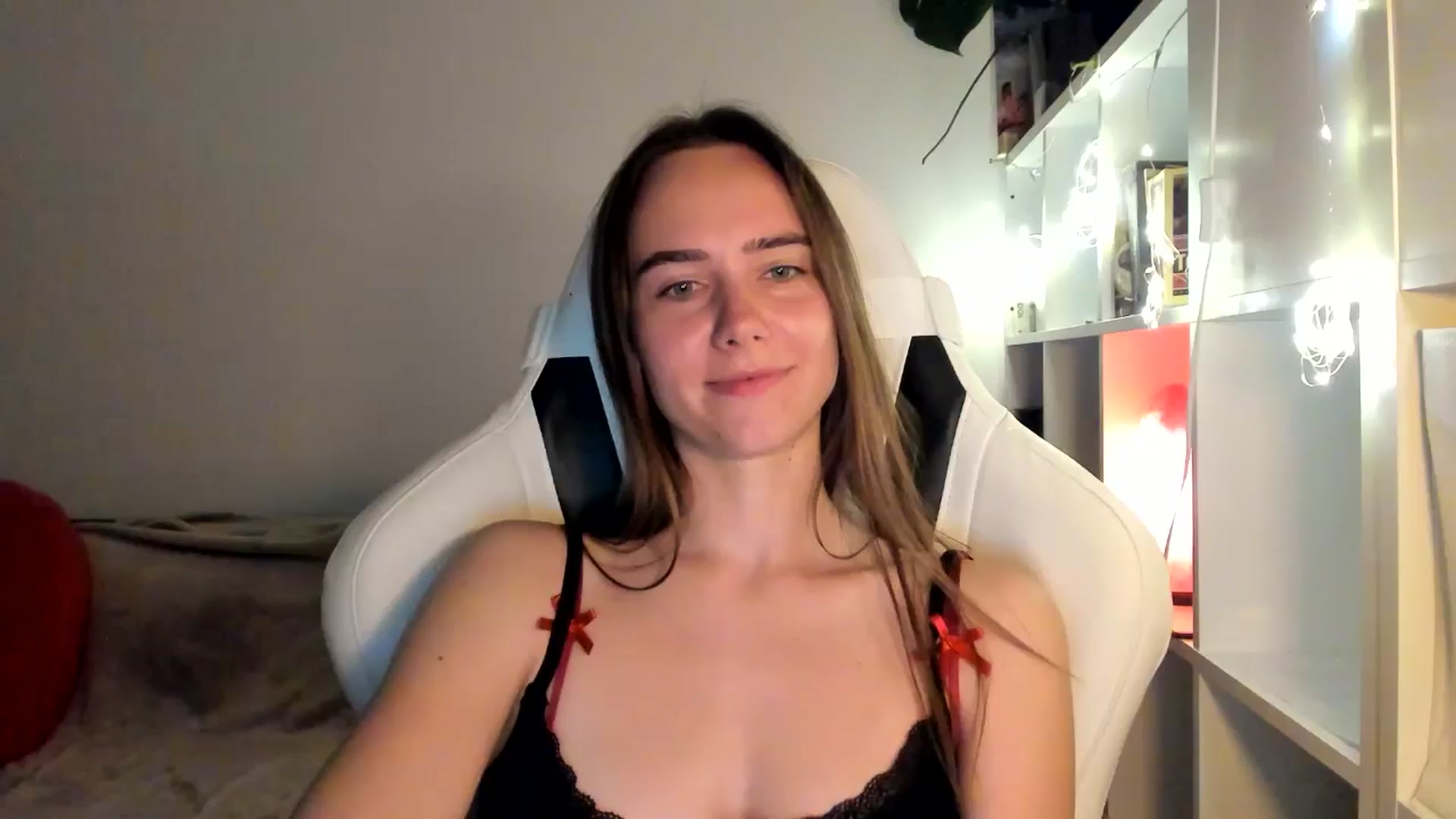 Gallery image thumbnail from OhAlisa's myfreecams stream on, 08/16/2025, 23:28 image 9 of 20