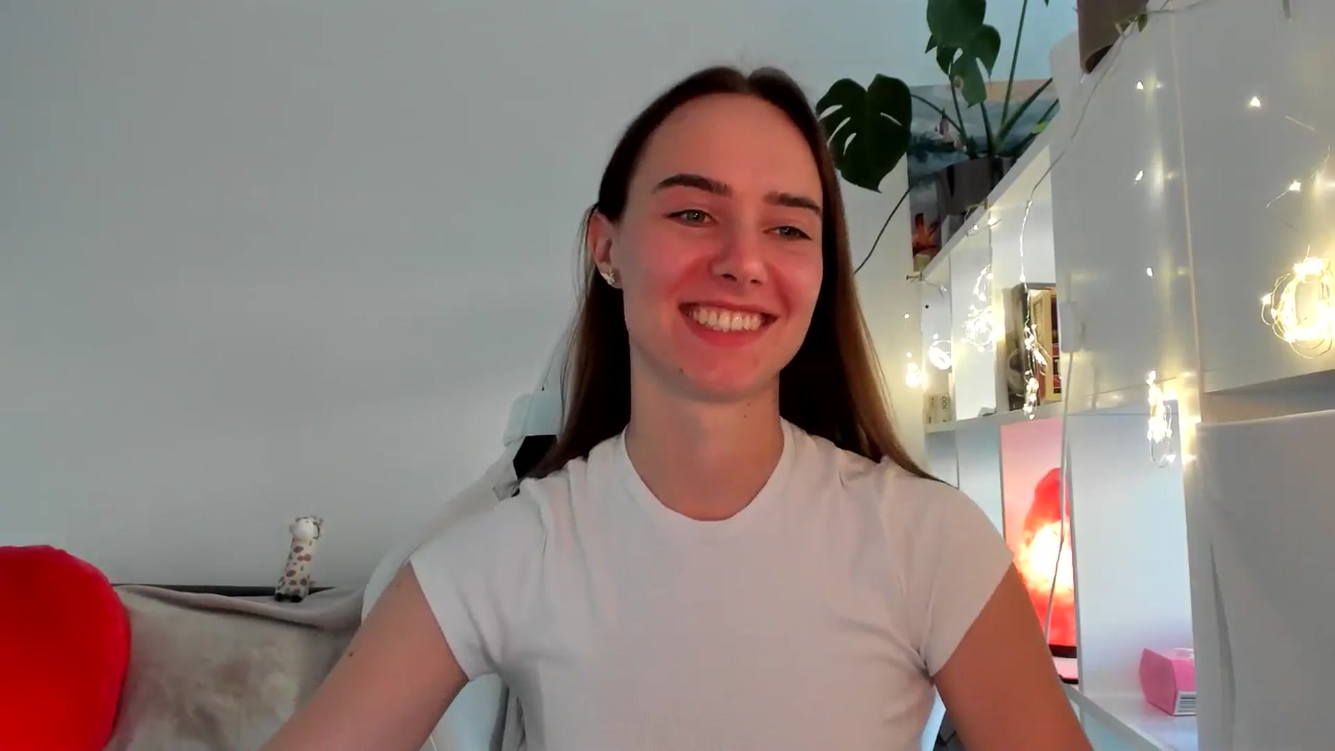 Gallery image thumbnail from OhAlisa's myfreecams stream on, 08/17/2025, 17:06 image 17 of 20
